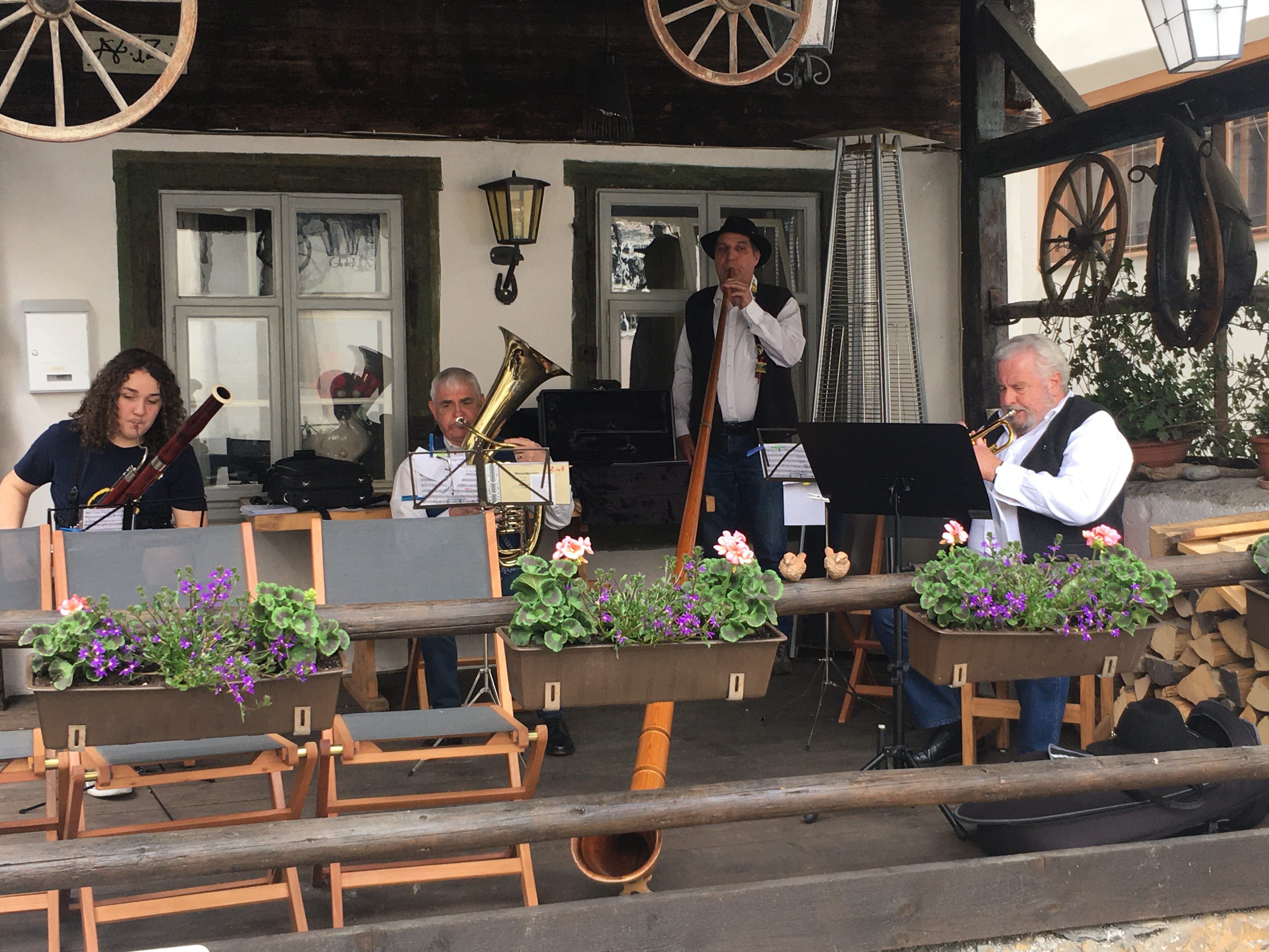 Die "Blasenbergler" bei der Maiandacht im Kehr Die "Blasenbergler" bei der Maiandacht im Kehr
