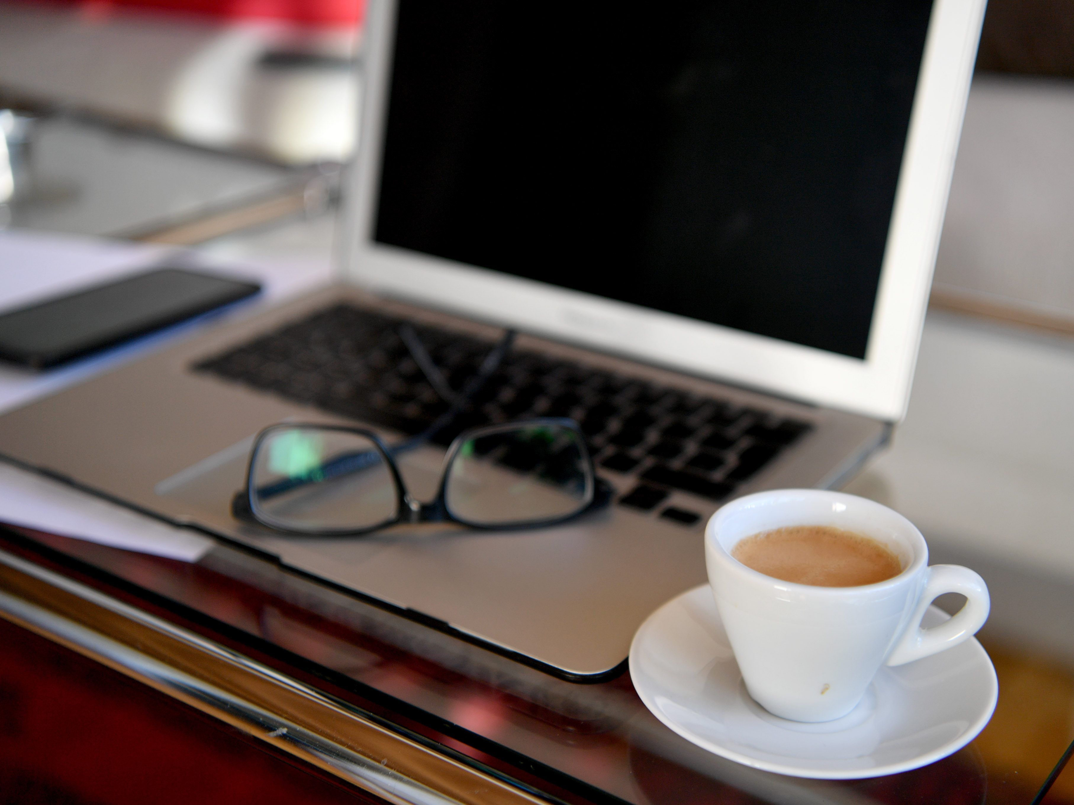 Eine Umfrage zeigt, dass die Österreicher im Home-Office zufrieden sind. Eine Umfrage zeigt, dass die Österreicher im Home-Office zufrieden sind.