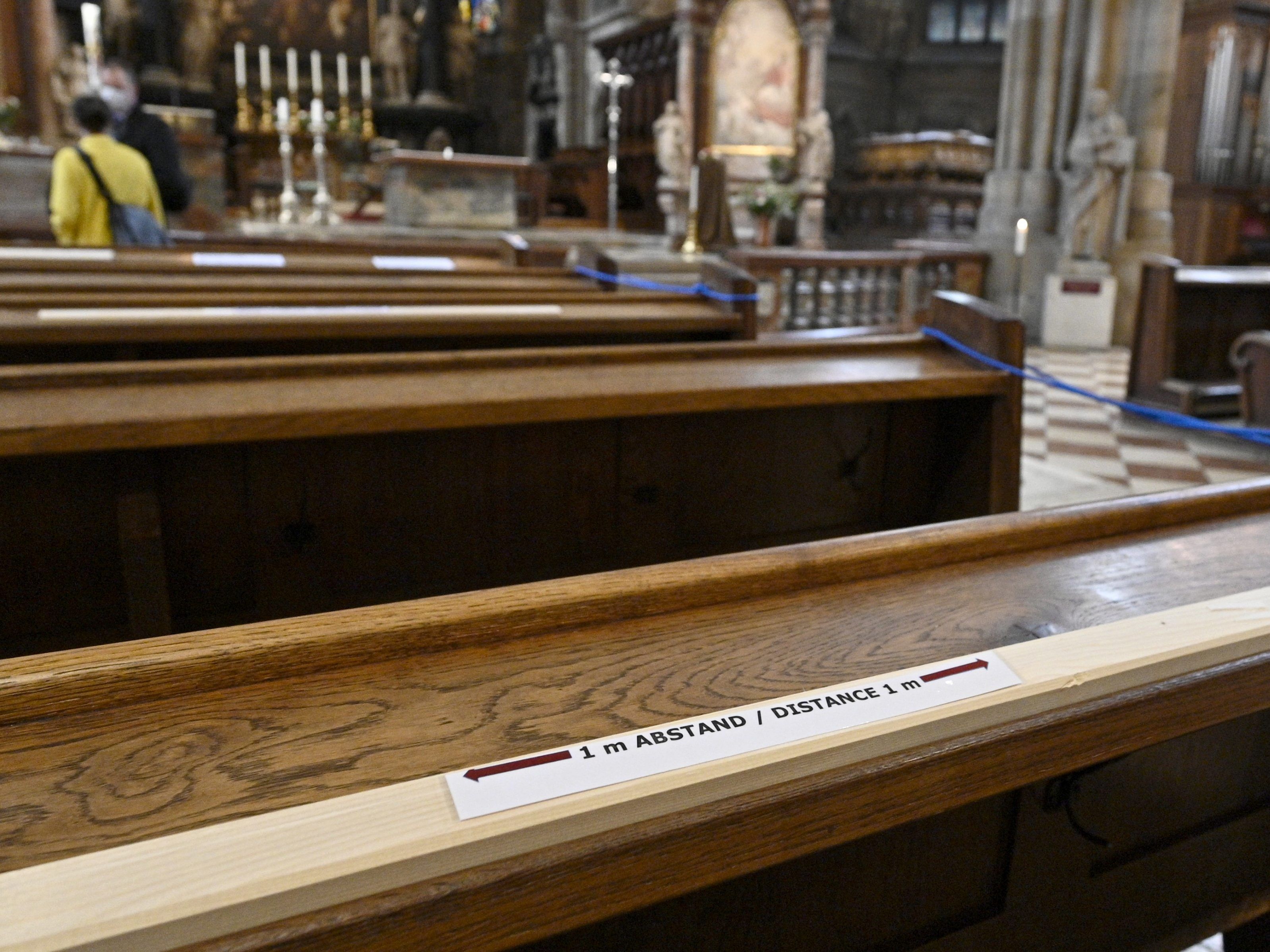 Gottesdienst unter Auflagen: Messen finden wieder statt. Gottesdienst unter Auflagen: Messen finden wieder statt.