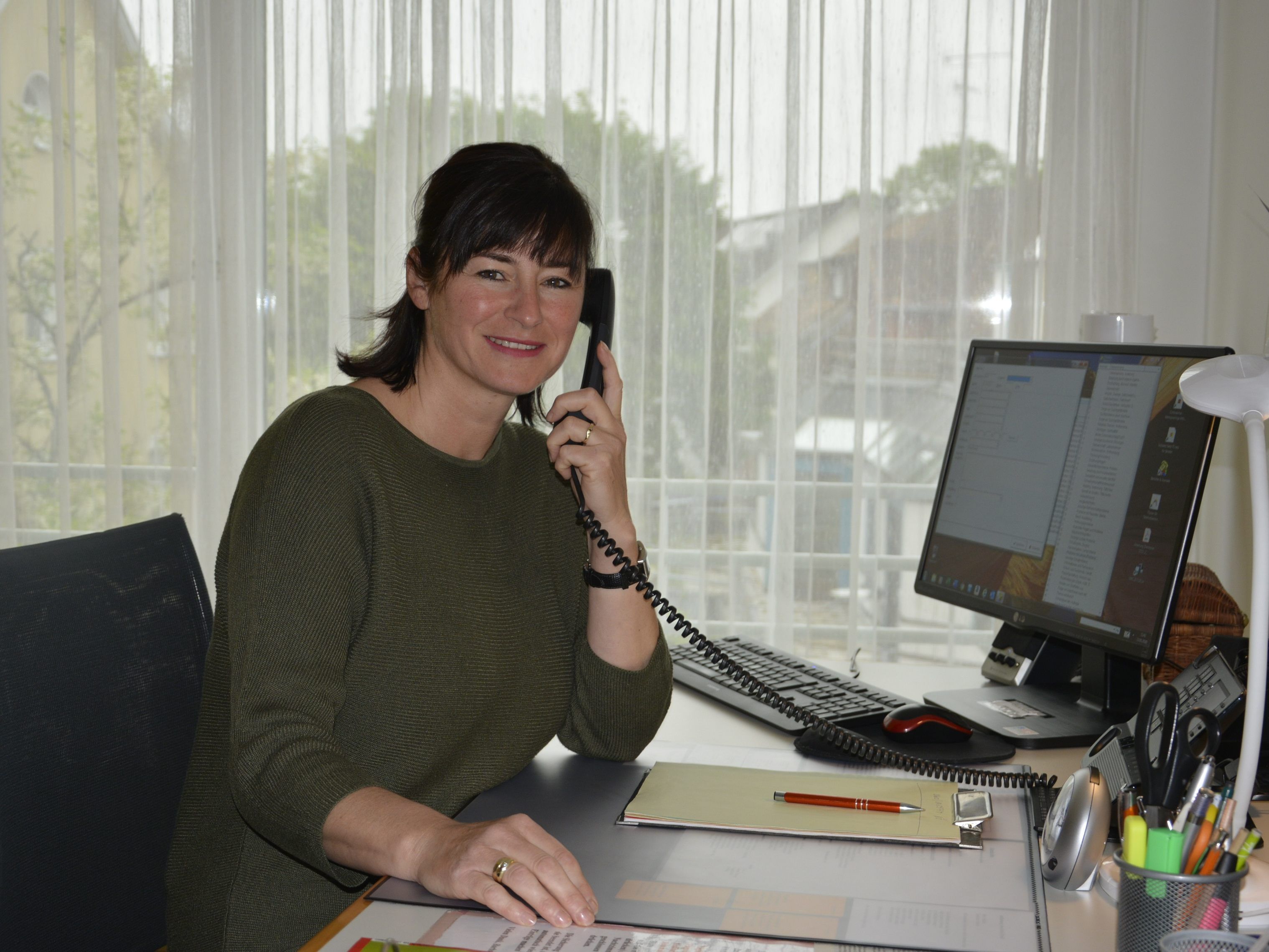 DSA Barbara Moser-Natter ist seit fünf Jahren stellvertretende Leiterin der Vorarlberger Telefonseelsorge.