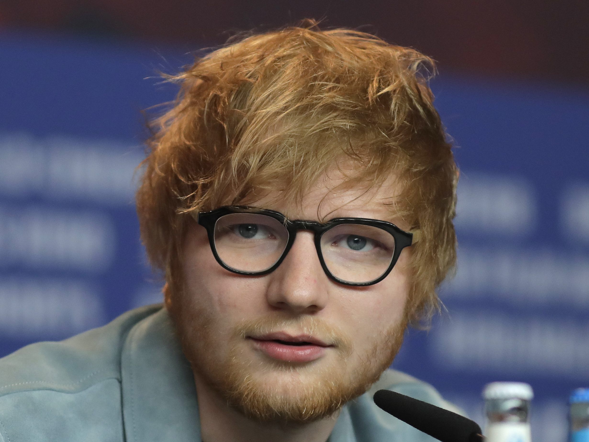 Ed Sheeran spendet 190.000 Euro für seine alte Schule.