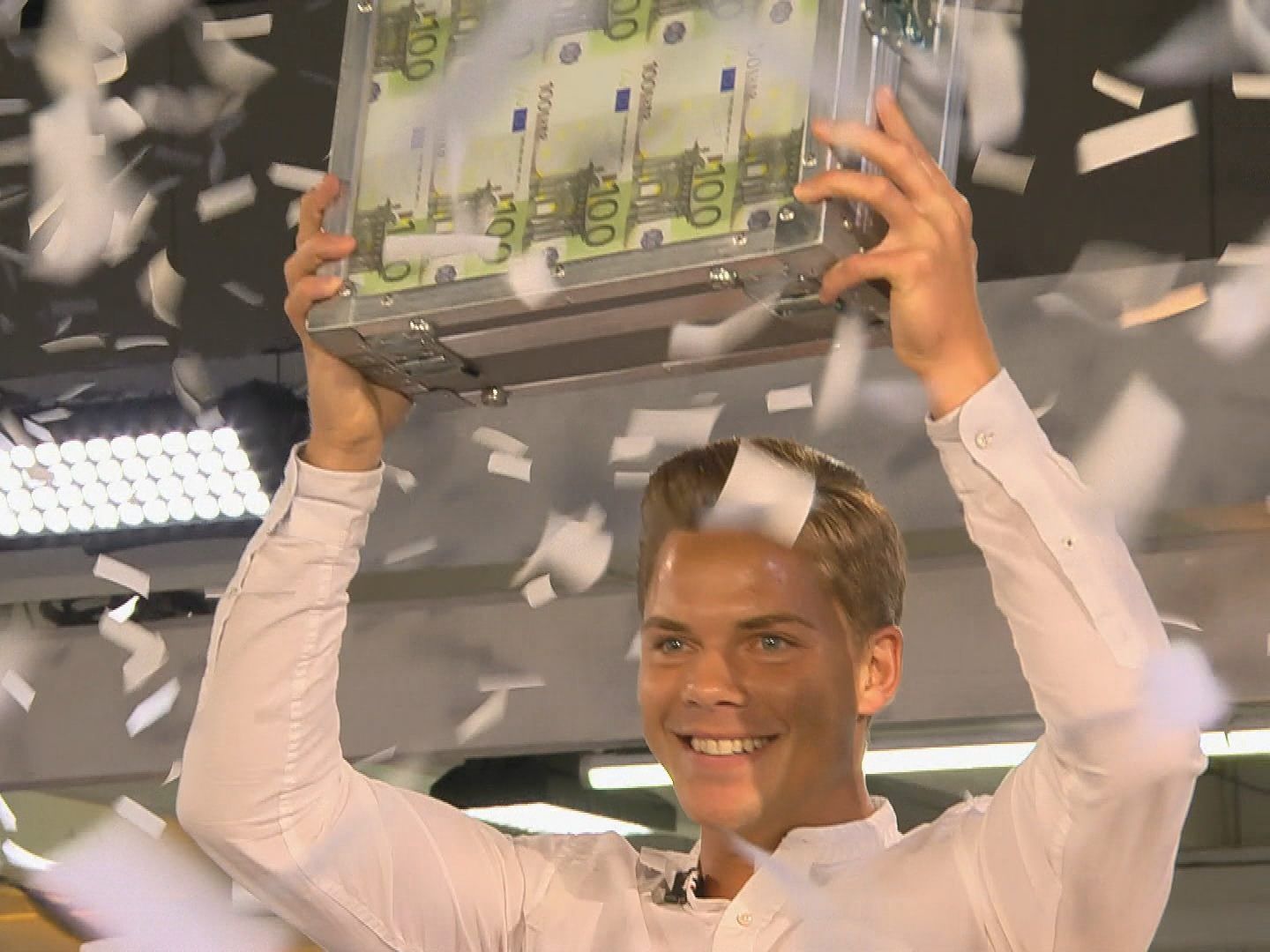 Cedric gewinnt Big Brother 2020. Cedric gewinnt Big Brother 2020.