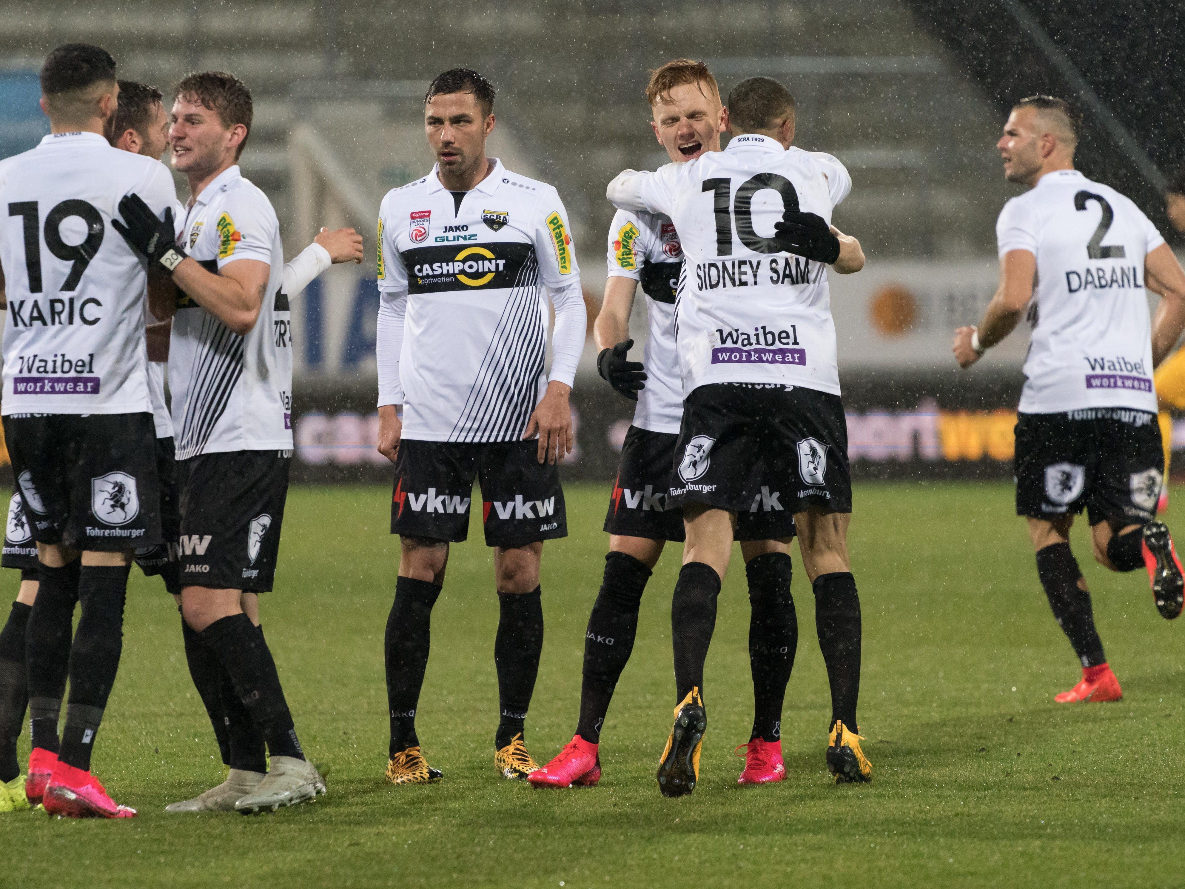 Kogler glaubt, dass die Bundesliga bald wieder starten kann. Kogler glaubt, dass die Bundesliga bald wieder starten kann.