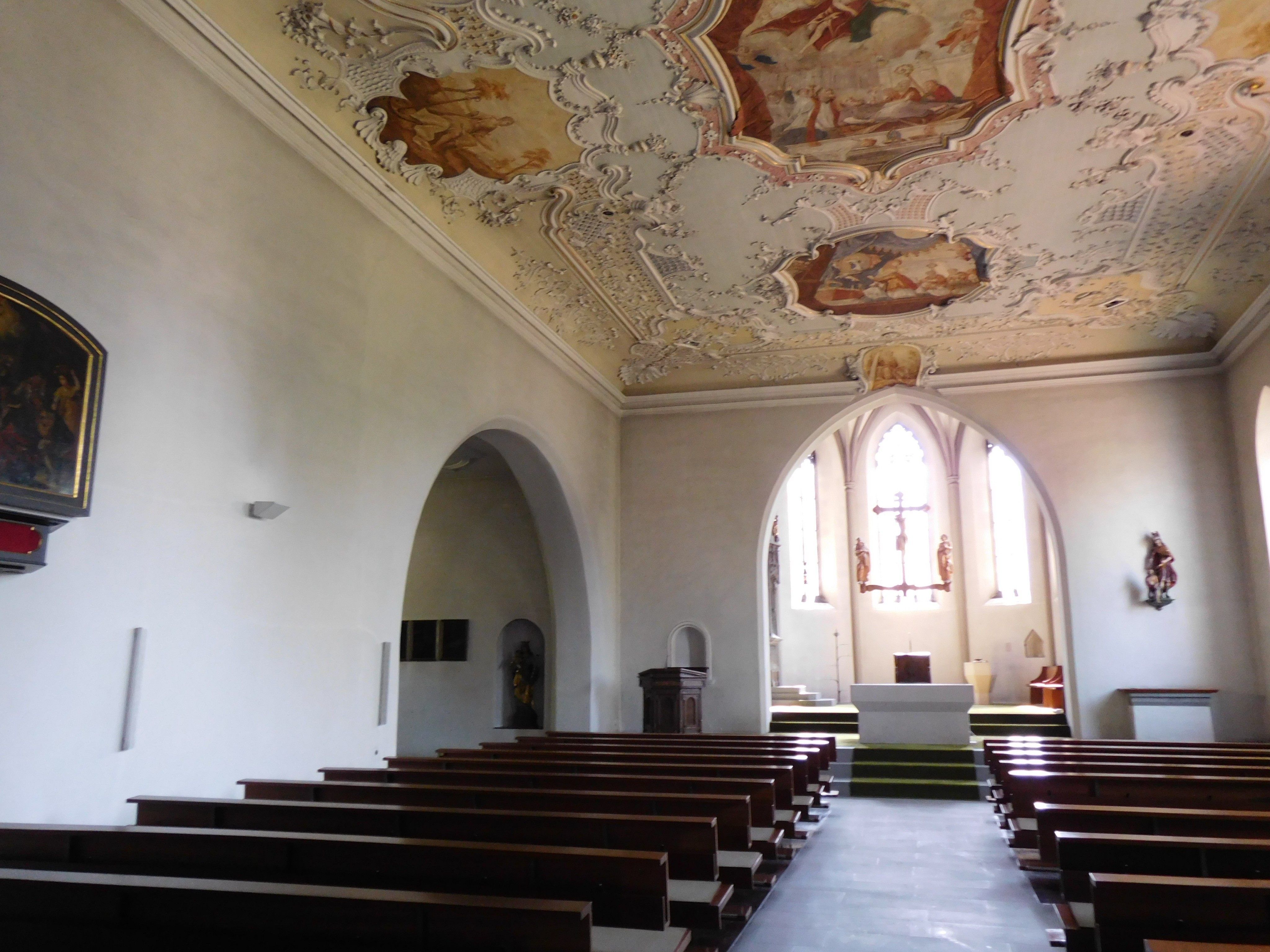 Der Innenraum der Röthner Kirche wird saniert und gereinigt