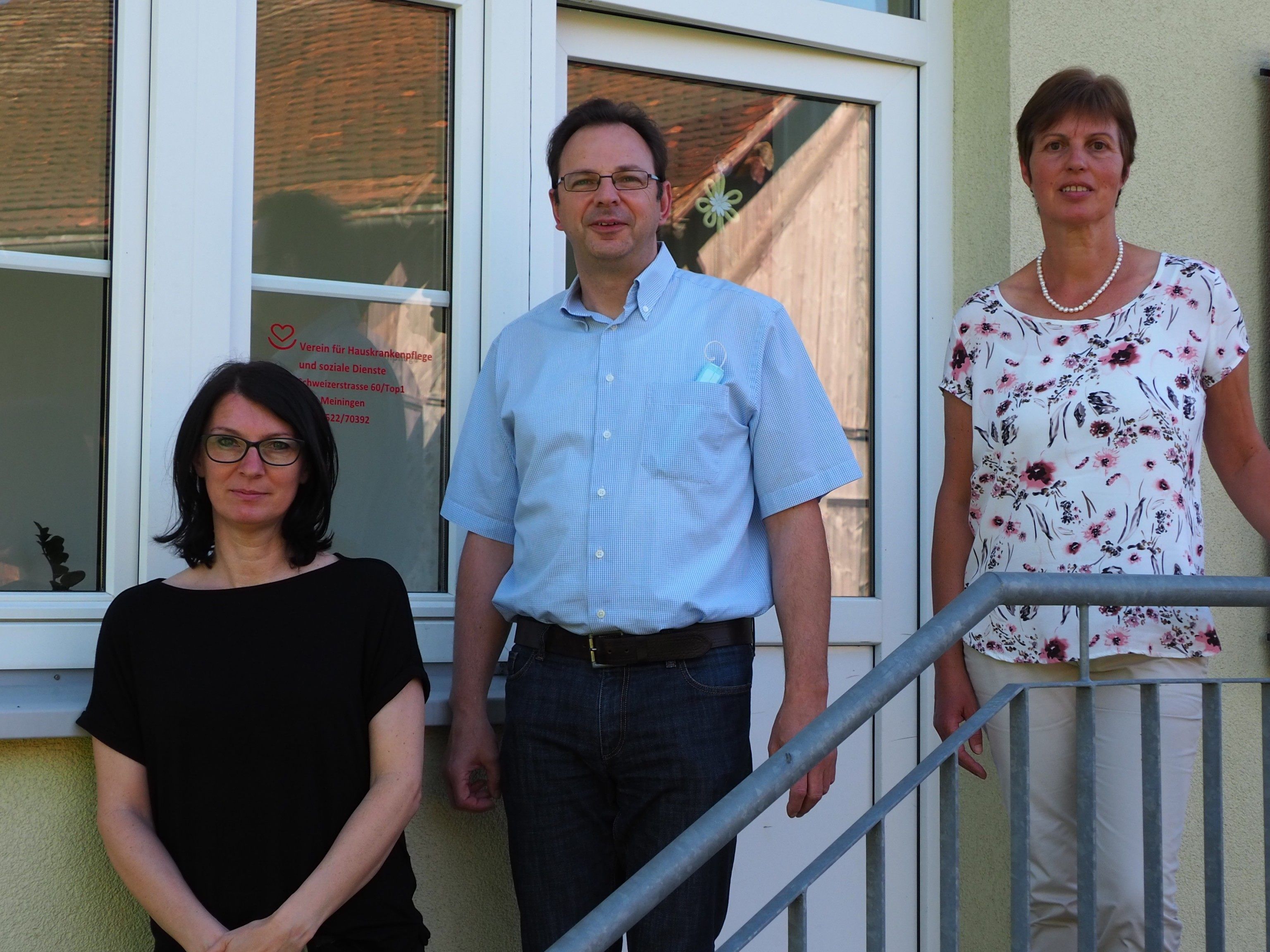 Beate Weber, Gerd Fleisch, Birgit Keßler vor ihrem neuen "Zuhause" Beate Weber, Gerd Fleisch, Birgit Keßler vor ihrem neuen "Zuhause"