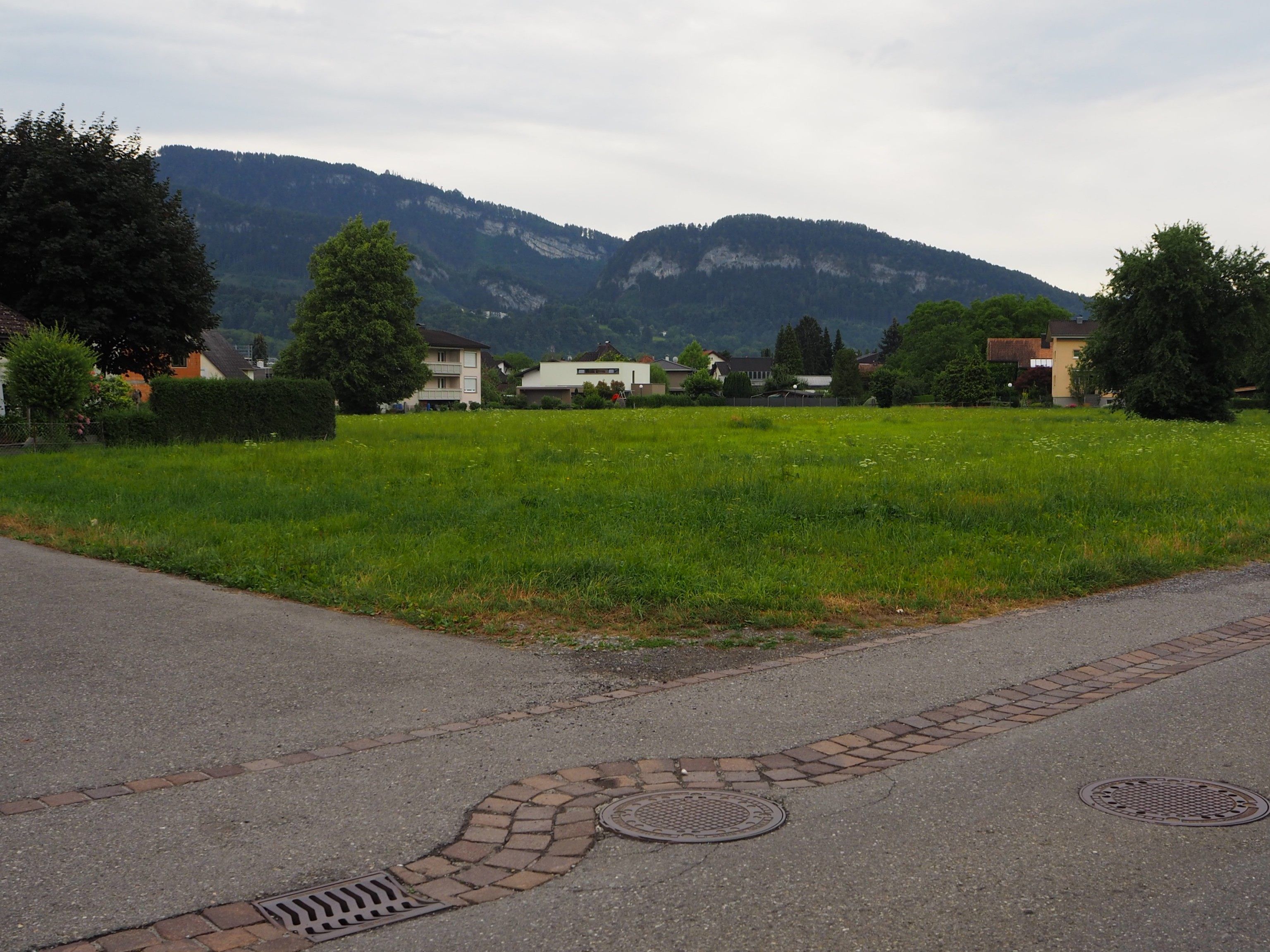 Hier soll der neue KIGA gebaut werden Hier soll der neue KIGA gebaut werden