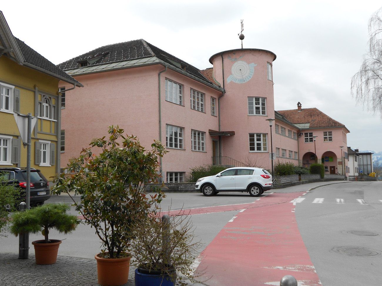 Die erste Bauetappe für den Umbau der Volksschule Nenzing-Dorf wird trotz Corona heuer umgesetzt. Die erste Bauetappe für den Umbau der Volksschule Nenzing-Dorf wird trotz Corona heuer umgesetzt.