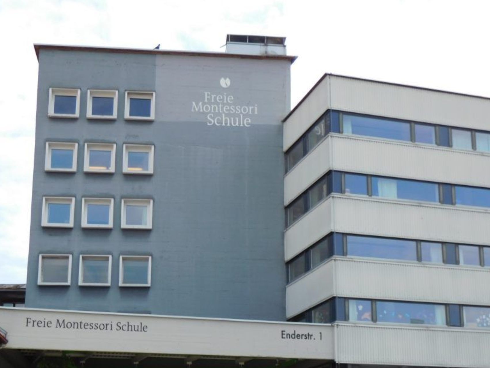 Die Montessori Schule lädt zur Glückschallenge Die Montessori Schule lädt zur Glückschallenge