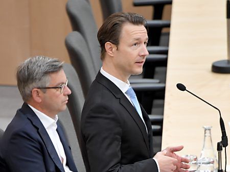 Finanzminister Blümel wollte so viele Arbeitsplätze wie möglich retten Finanzminister Blümel wollte so viele Arbeitsplätze wie möglich retten