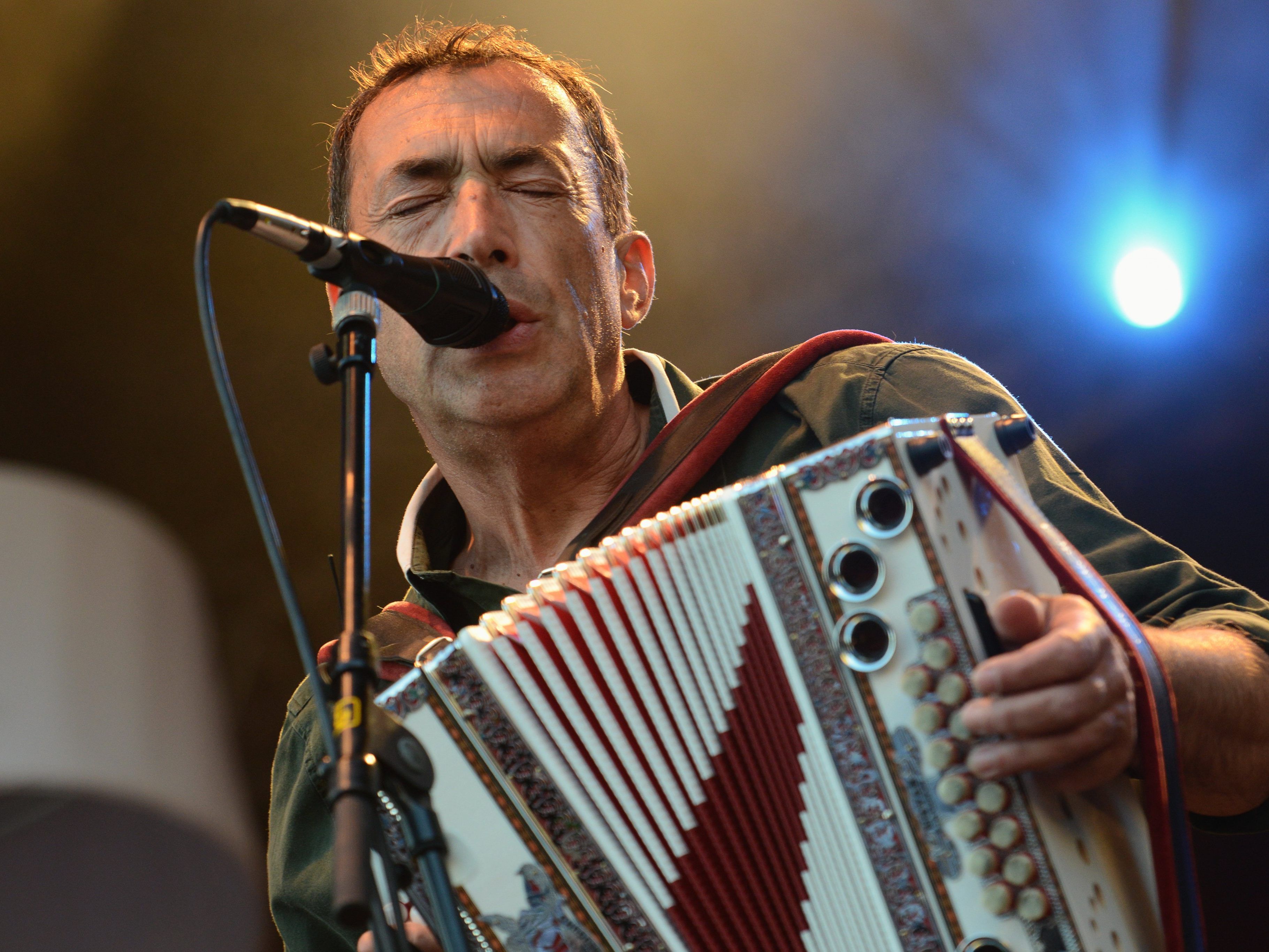 Das Konzert von Hubert von Goisern wird auf 2021 verschoben.