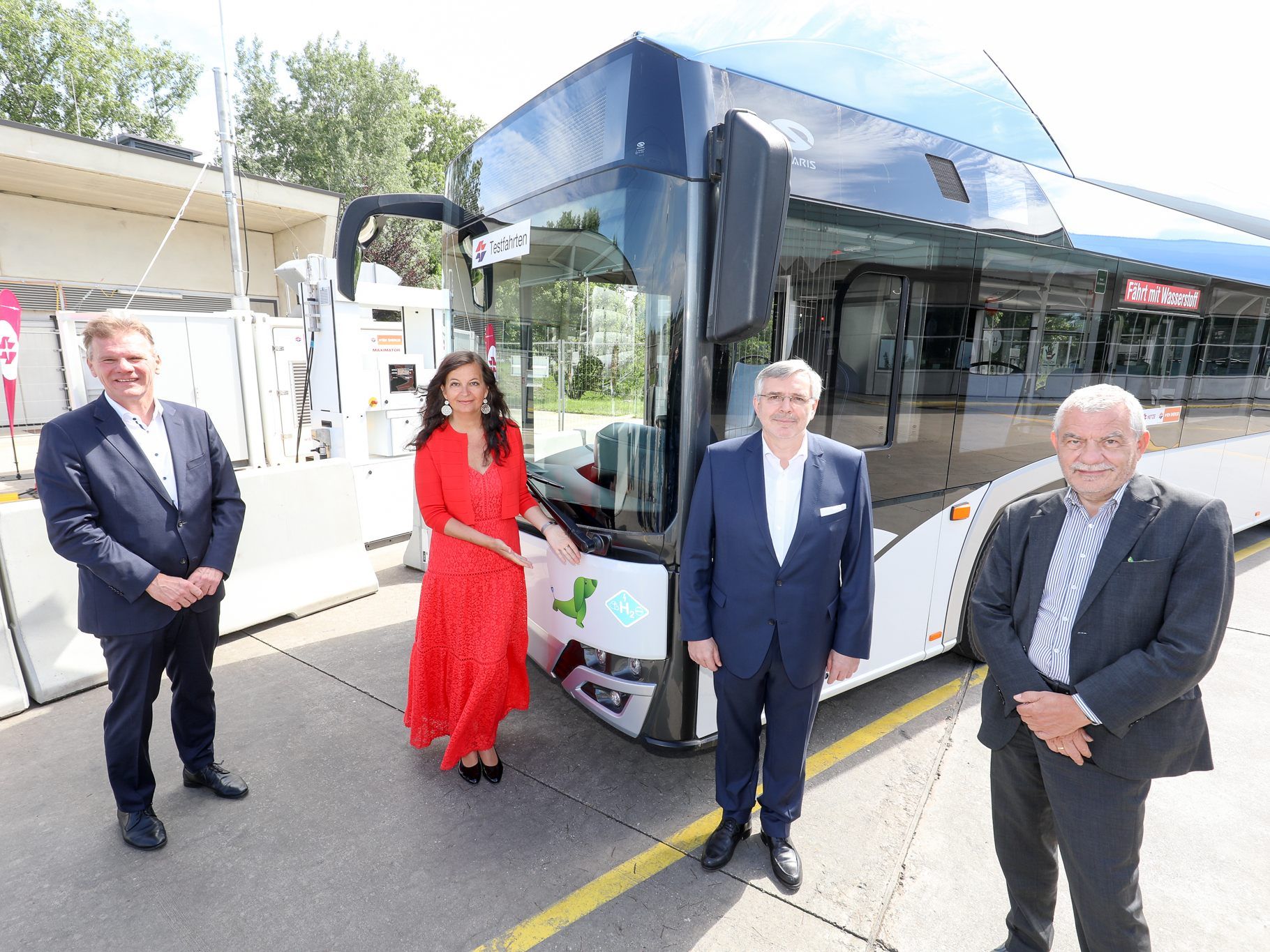 Der Wasserstoff-Bus "Solaris Urbino 12 hydrogen" ist testweise neun Tage auf der Linie 39A unterwegs. Der Wasserstoff-Bus "Solaris Urbino 12 hydrogen" ist testweise neun Tage auf der Linie 39A unterwegs.