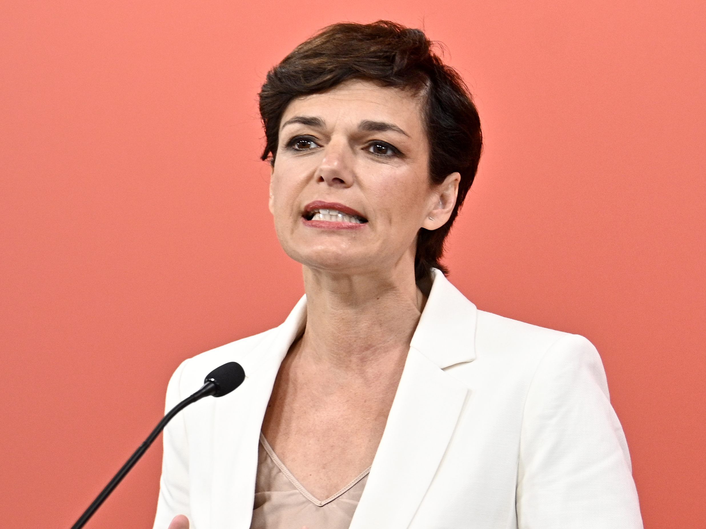 Rendi-Wagner und vier SPÖ-Bürgermeister verlangen den vollen Ausgleich des "Corona-Kollateralschadens". Rendi-Wagner und vier SPÖ-Bürgermeister verlangen den vollen Ausgleich des "Corona-Kollateralschadens".