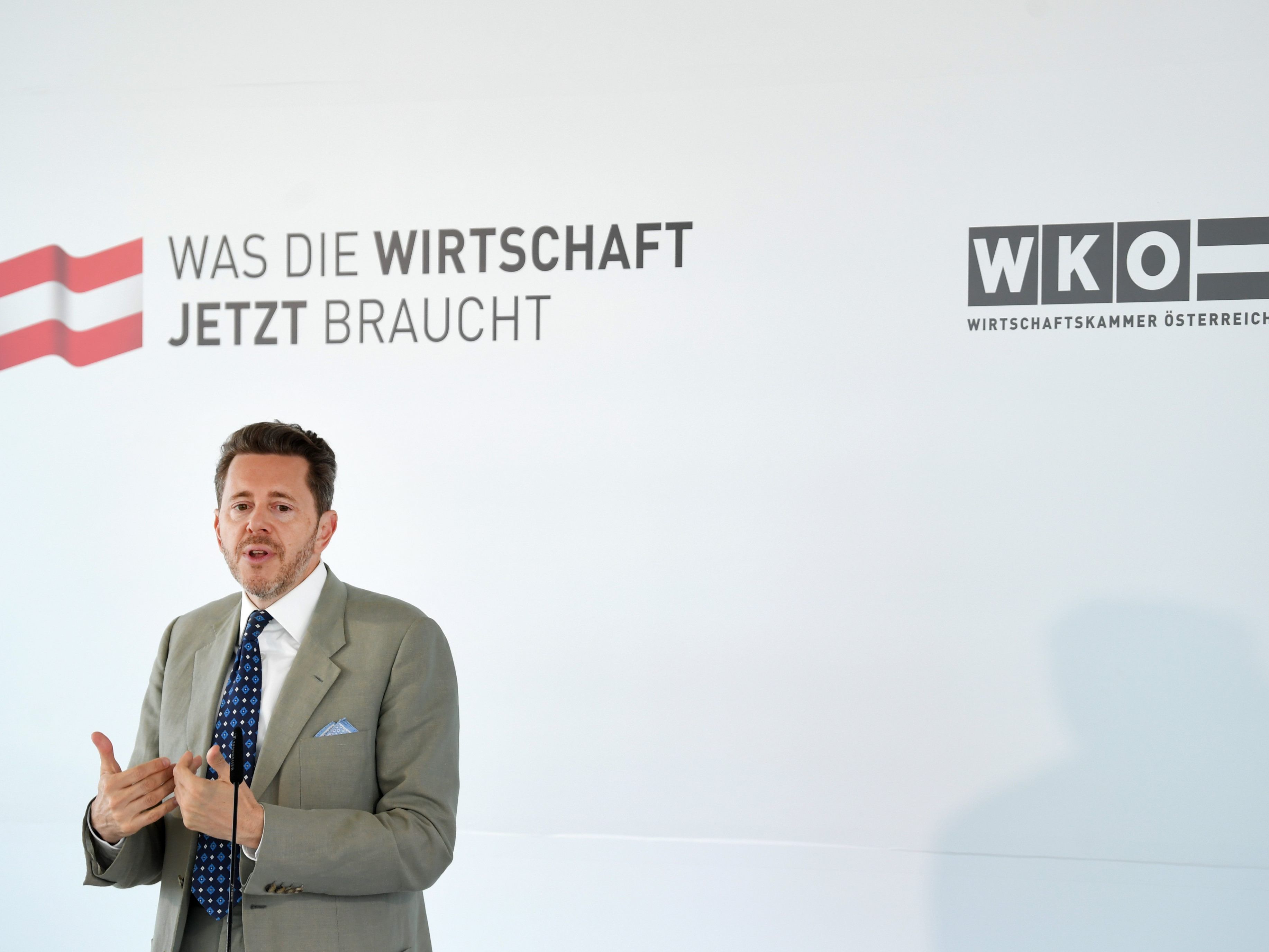 Mahrer sei bereit, über das Kurzarbeitsmodell zu verhandeln. Mahrer sei bereit, über das Kurzarbeitsmodell zu verhandeln.
