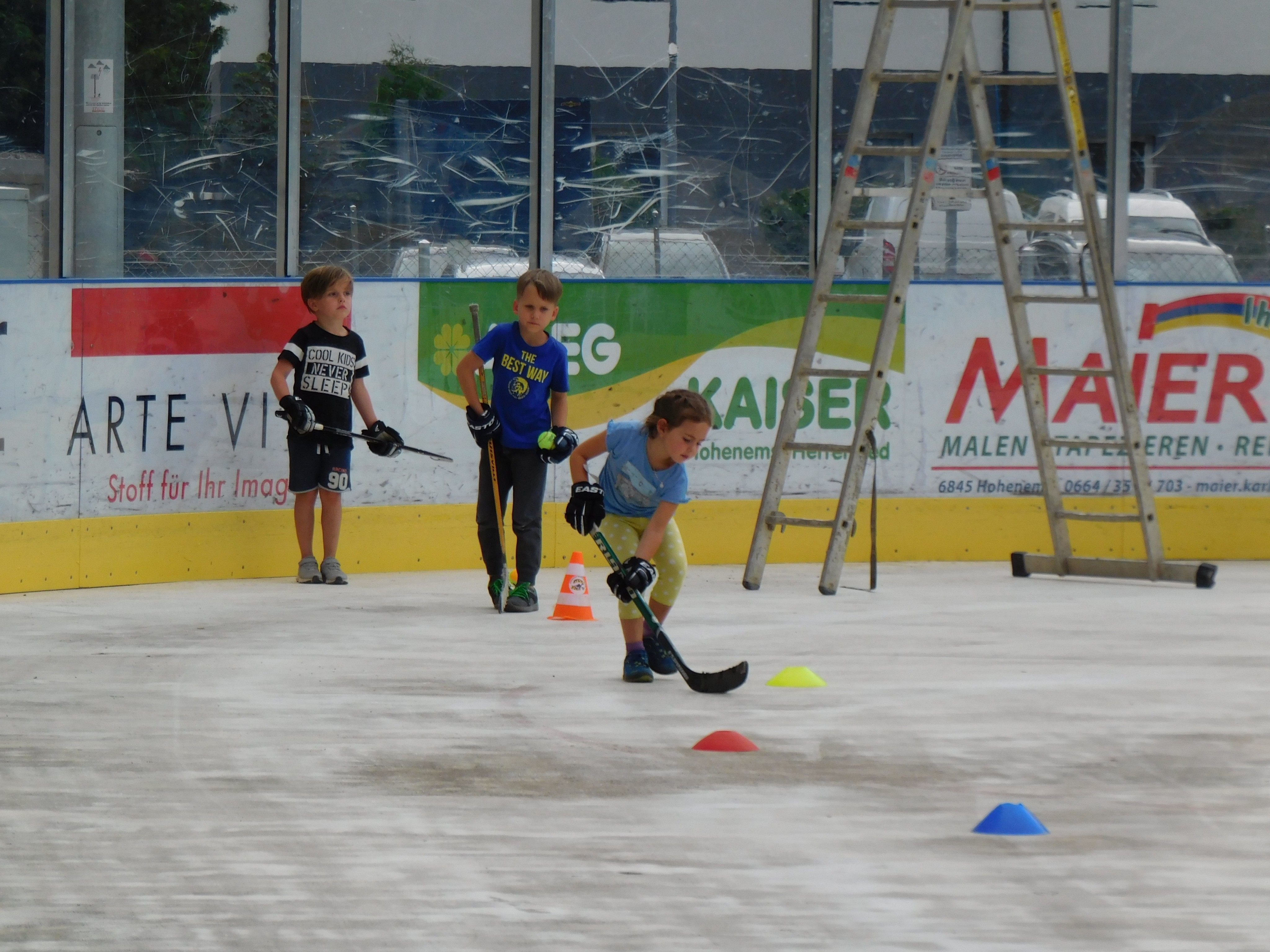 Die Emser Hockey Youngsters beim Sommertraining Die Emser Hockey Youngsters beim Sommertraining