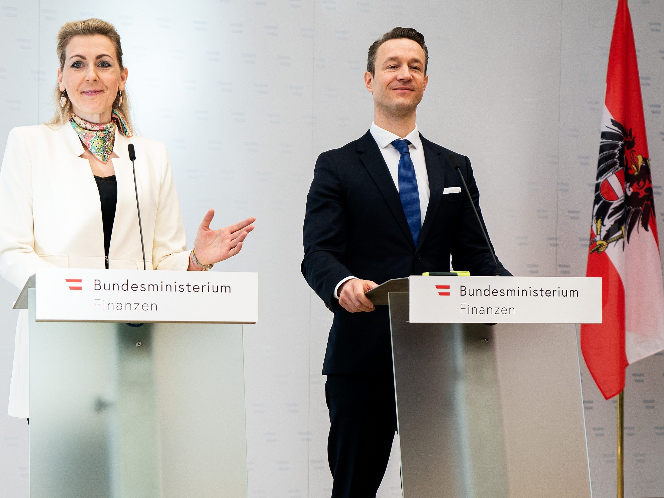 Arbeitsministerin Christine Aschbacher und Finanzminister Gernot Blümel