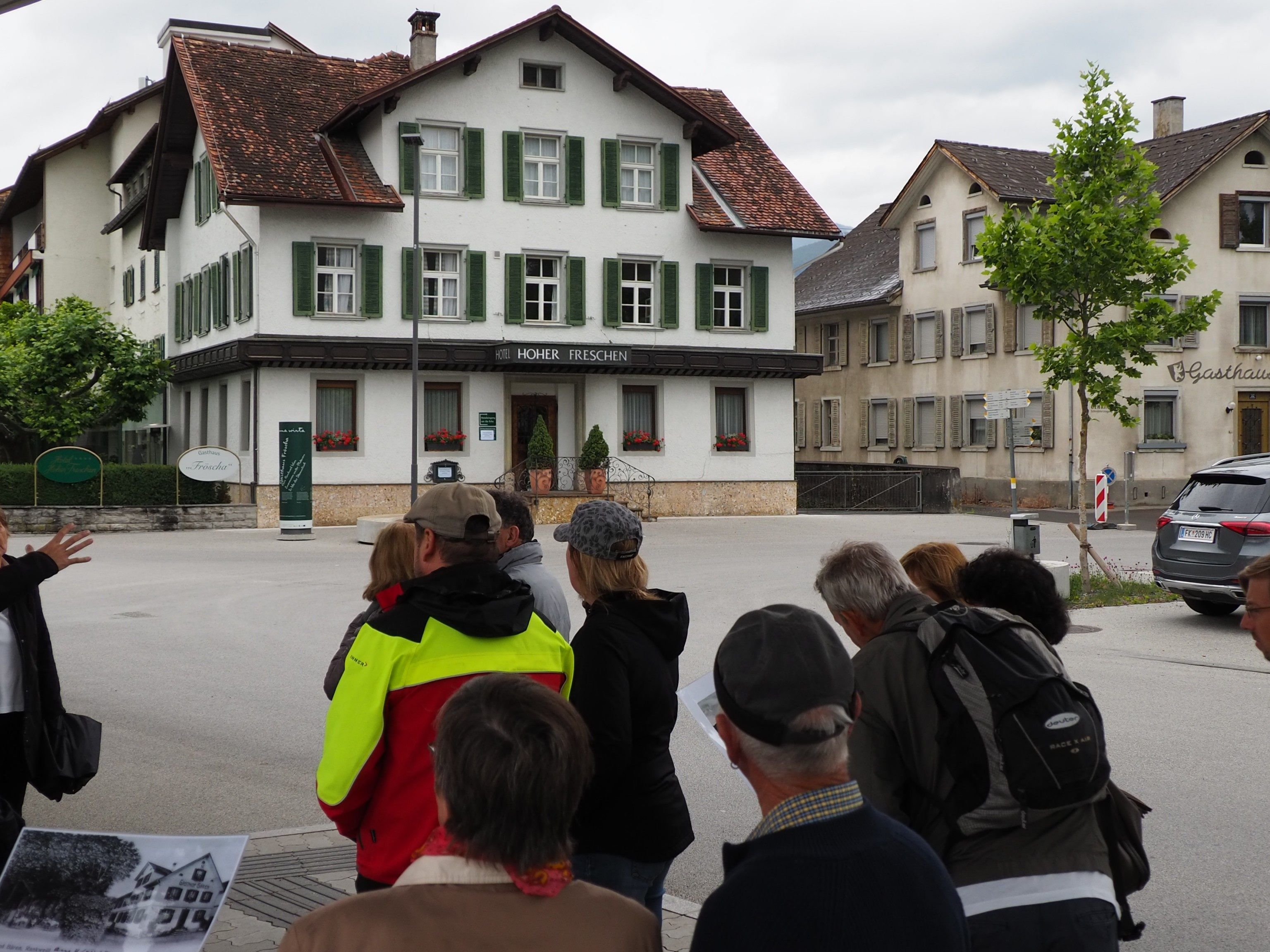 Der Rankweiler Bahnhof mit Hotel Hoher Freschen und Gasthaus Bären
