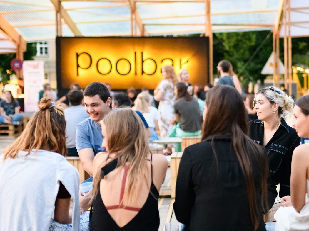 Vorarlberger Alternativkultur-Festival siedelt vom Alten Hallenbad in den umgebenden Reichenfeldpark. Vorarlberger Alternativkultur-Festival siedelt vom Alten Hallenbad in den umgebenden Reichenfeldpark.