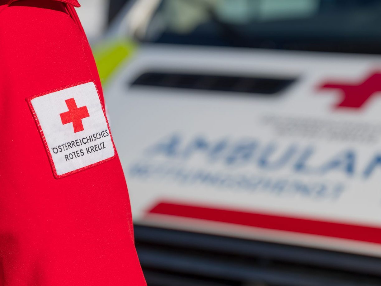 Die Rettung brachte den Motorradfahrer ins LKH Feldkirch. Die Rettung brachte den Motorradfahrer ins LKH Feldkirch.