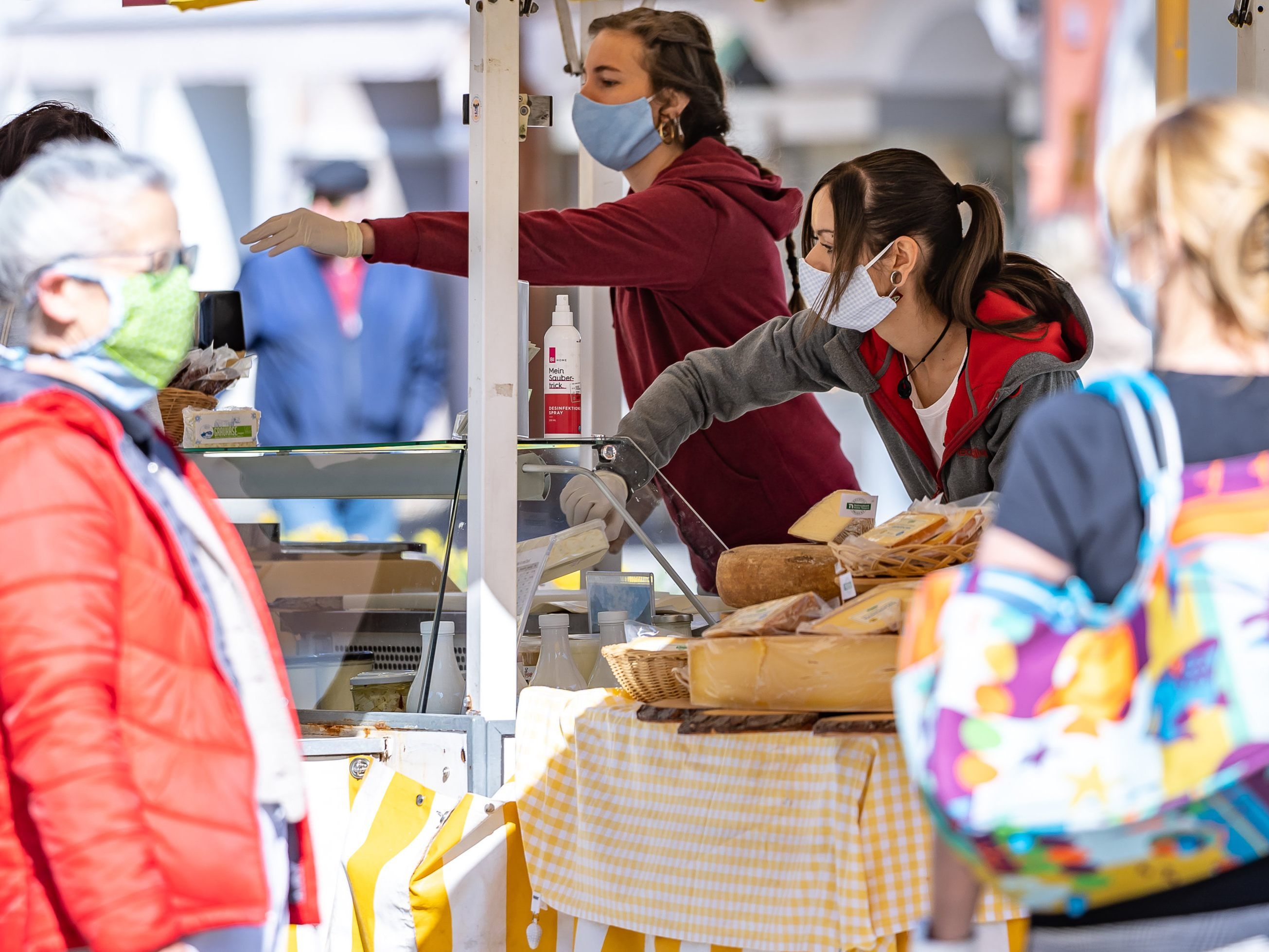 Ab Montag fällt die Maskenpflicht in Österreich wieder in sehr vielen Bereichen weg. Ab Montag fällt die Maskenpflicht in Österreich wieder in sehr vielen Bereichen weg.