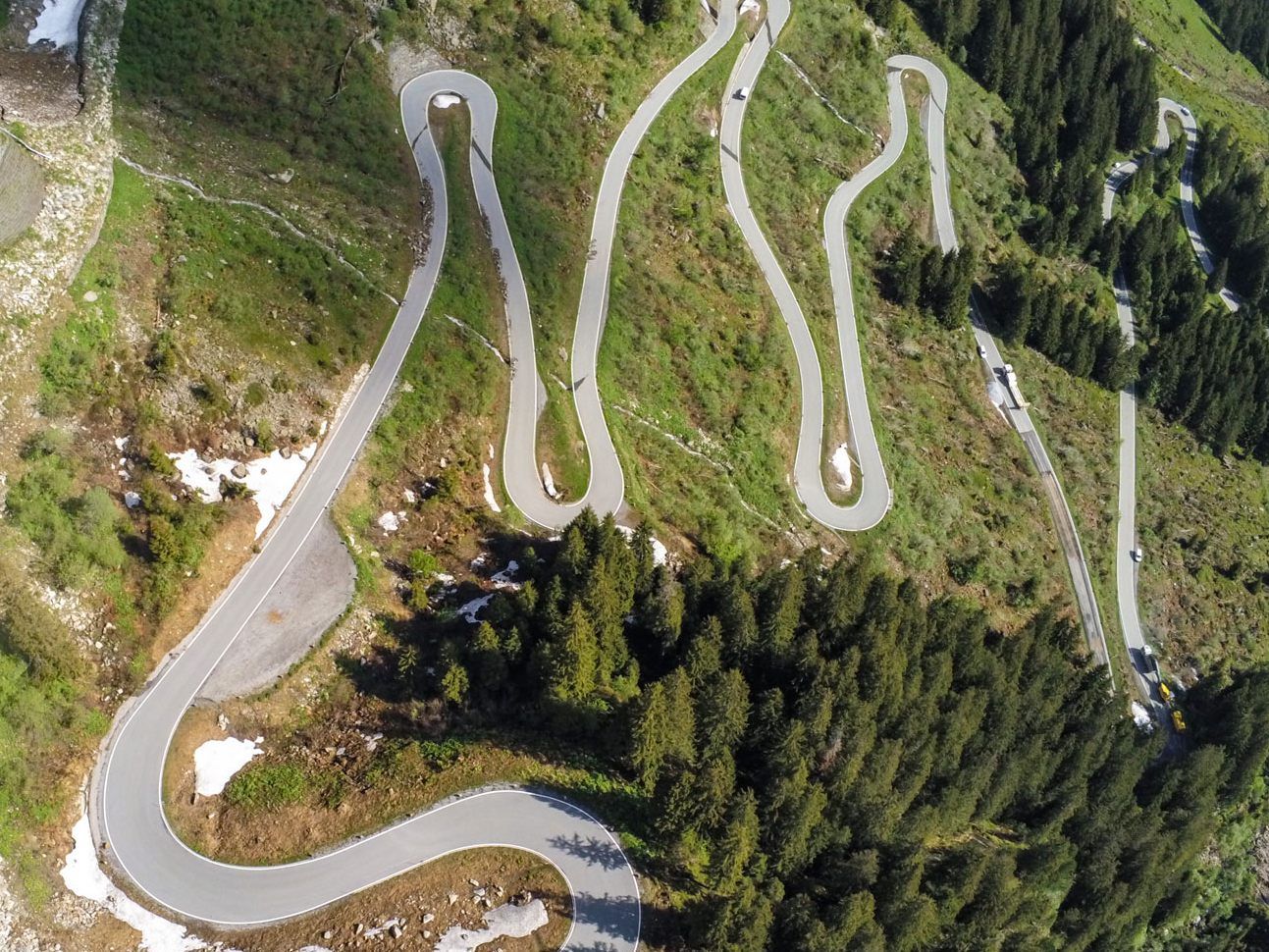 Die beiden Verdächtigen flohen von Partenen über die Silvretta nach Ischgl, wo sie festgenommen wurden.