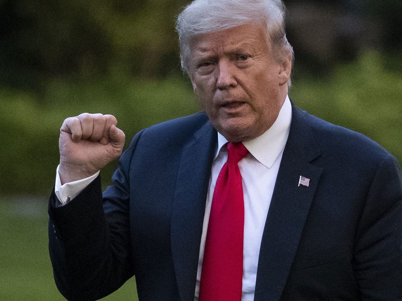 Trotz neuen Höchstständen bei Infektionen beharrt der US-Präsident auf angeblichem Rückgang des Coronavirus in den USA. Trotz neuen Höchstständen bei Infektionen beharrt der US-Präsident auf angeblichem Rückgang des Coronavirus in den USA.