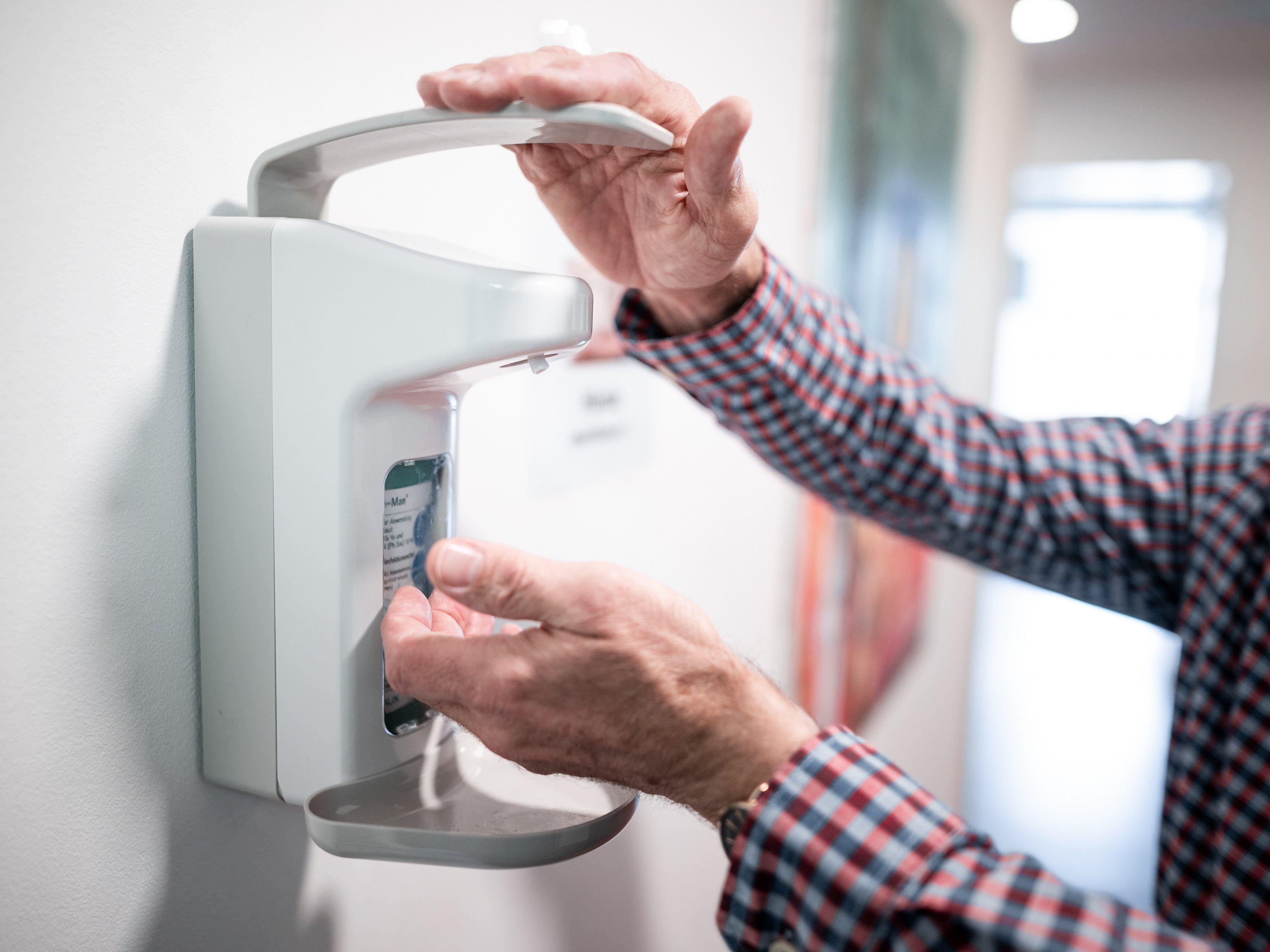 Die Neuinfektionen traten in Familien auf, bei denen ein Familienmitglied bereits krank war.