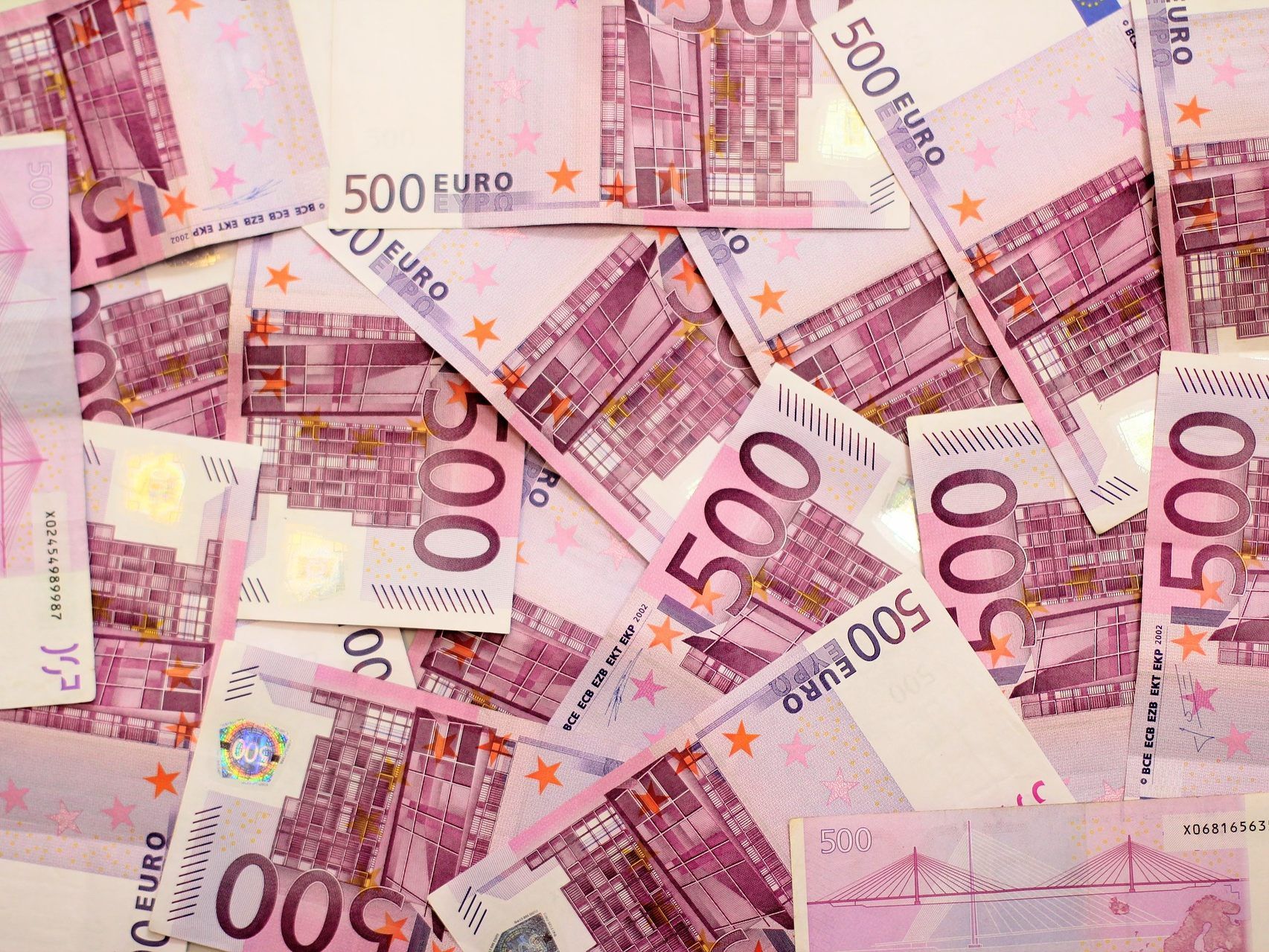 Coronahilfen: Antragsteller erhielten jeweils 1.000 Euro Coronahilfen: Antragsteller erhielten jeweils 1.000 Euro