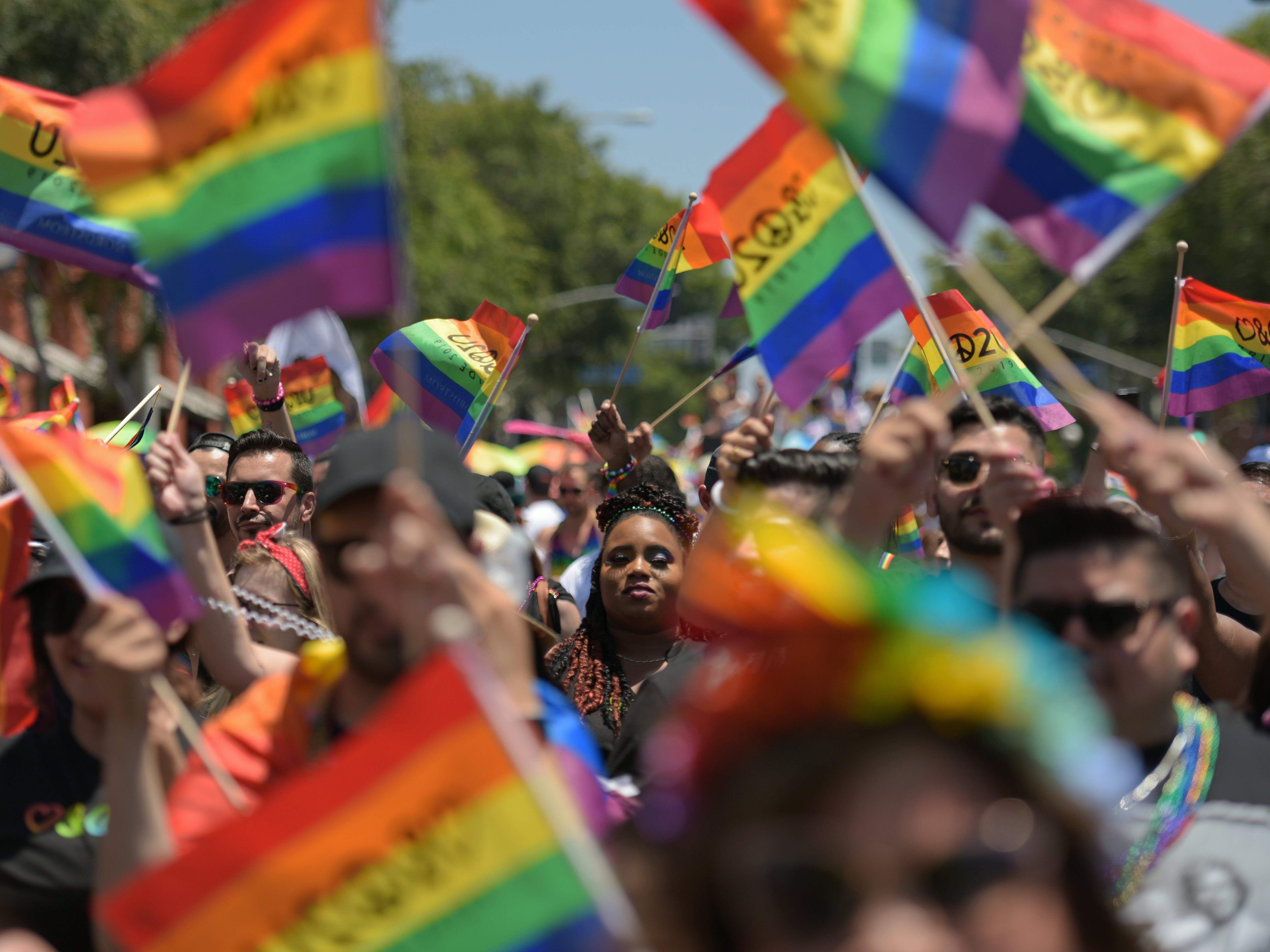 LGBTQ-Personen werden nicht nur am Arbeitsplatz benachteiligt.