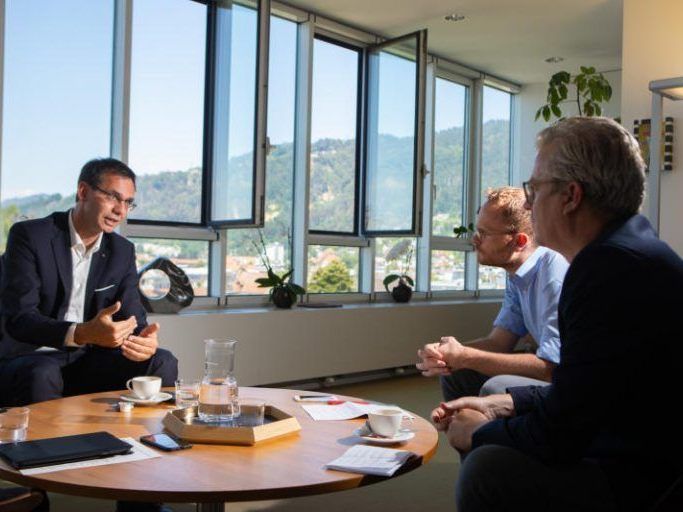 Markus Wallner im Gespräch mit NEUE-Chefredakteur Sebastian Rauch und CR-Stellvertreter Jörg Stadler