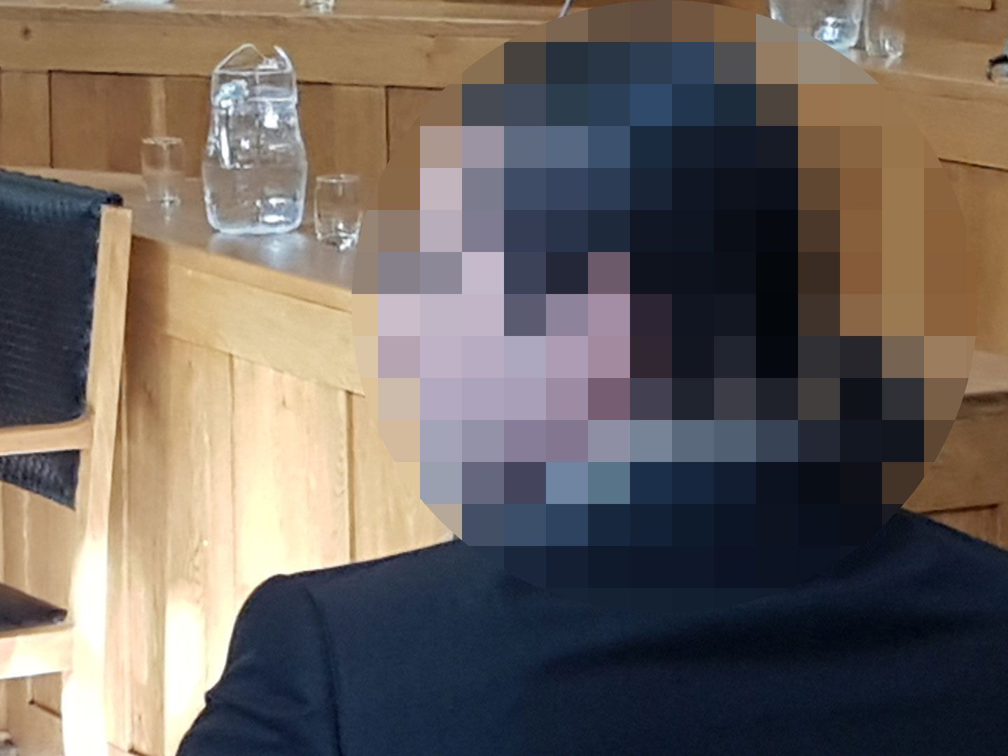 Zwei Männer müssen sich wegen Mordversuch vor Gericht verantworten.