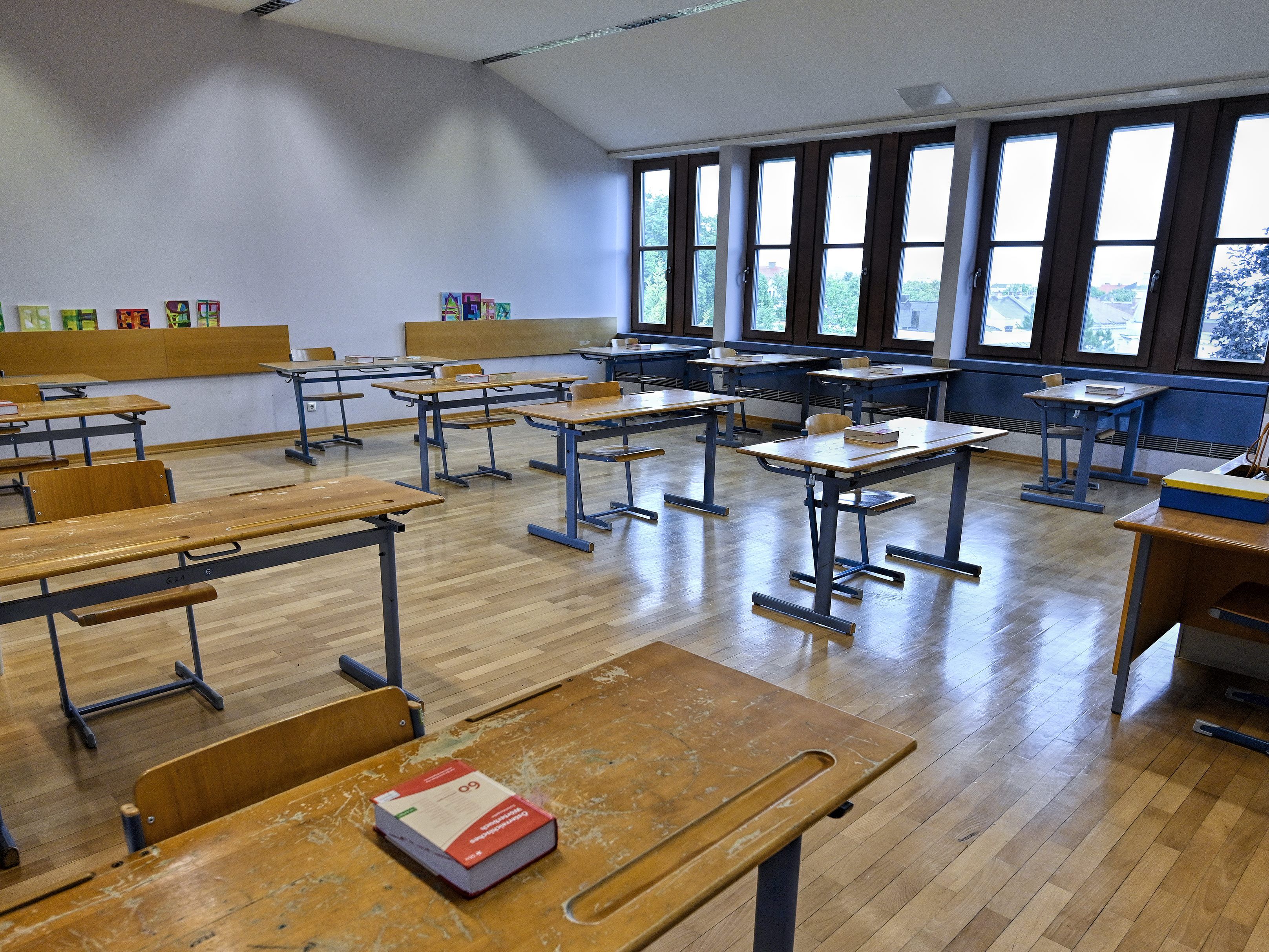 In Wien, Burgenland und Niederösterreich ist am Freitag die Schule zu Ende. In Wien, Burgenland und Niederösterreich ist am Freitag die Schule zu Ende.