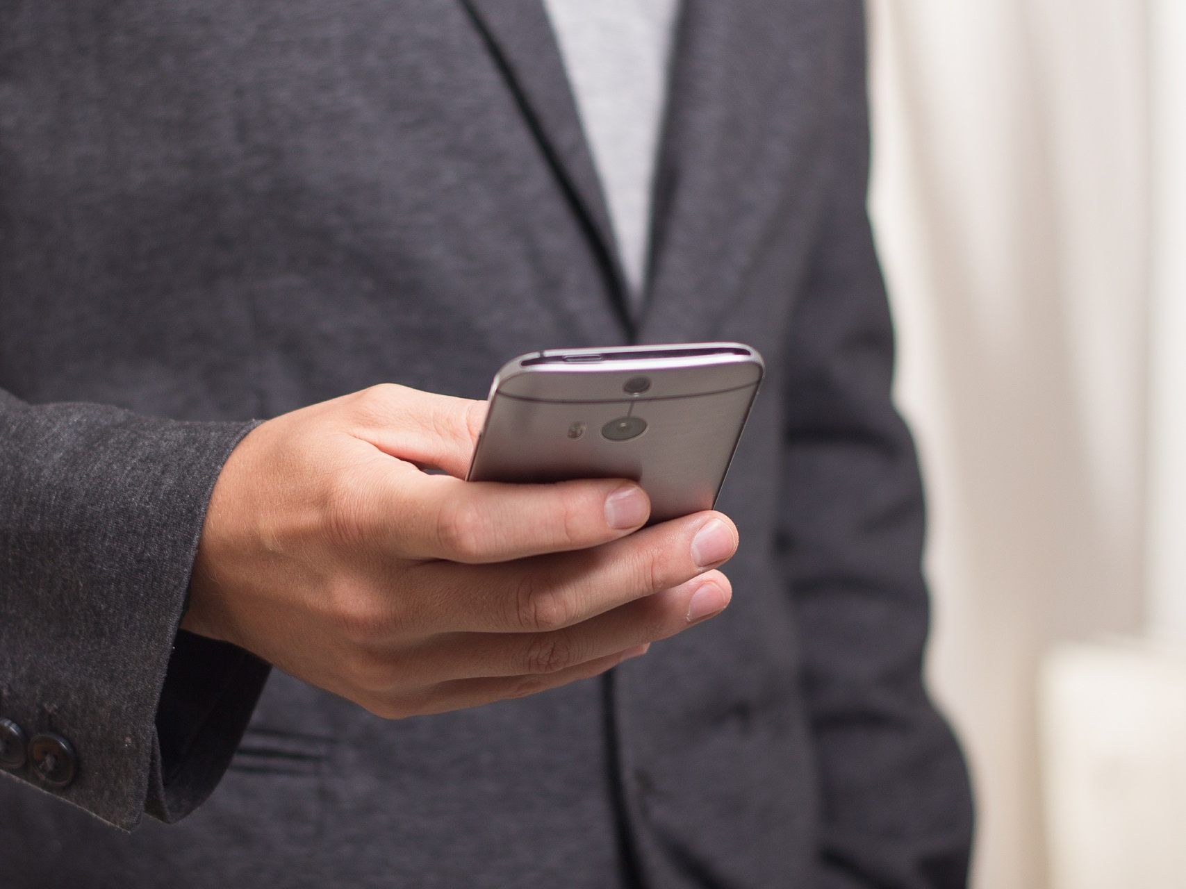 Auch SMS sollen gesichert werden. Auch SMS sollen gesichert werden.