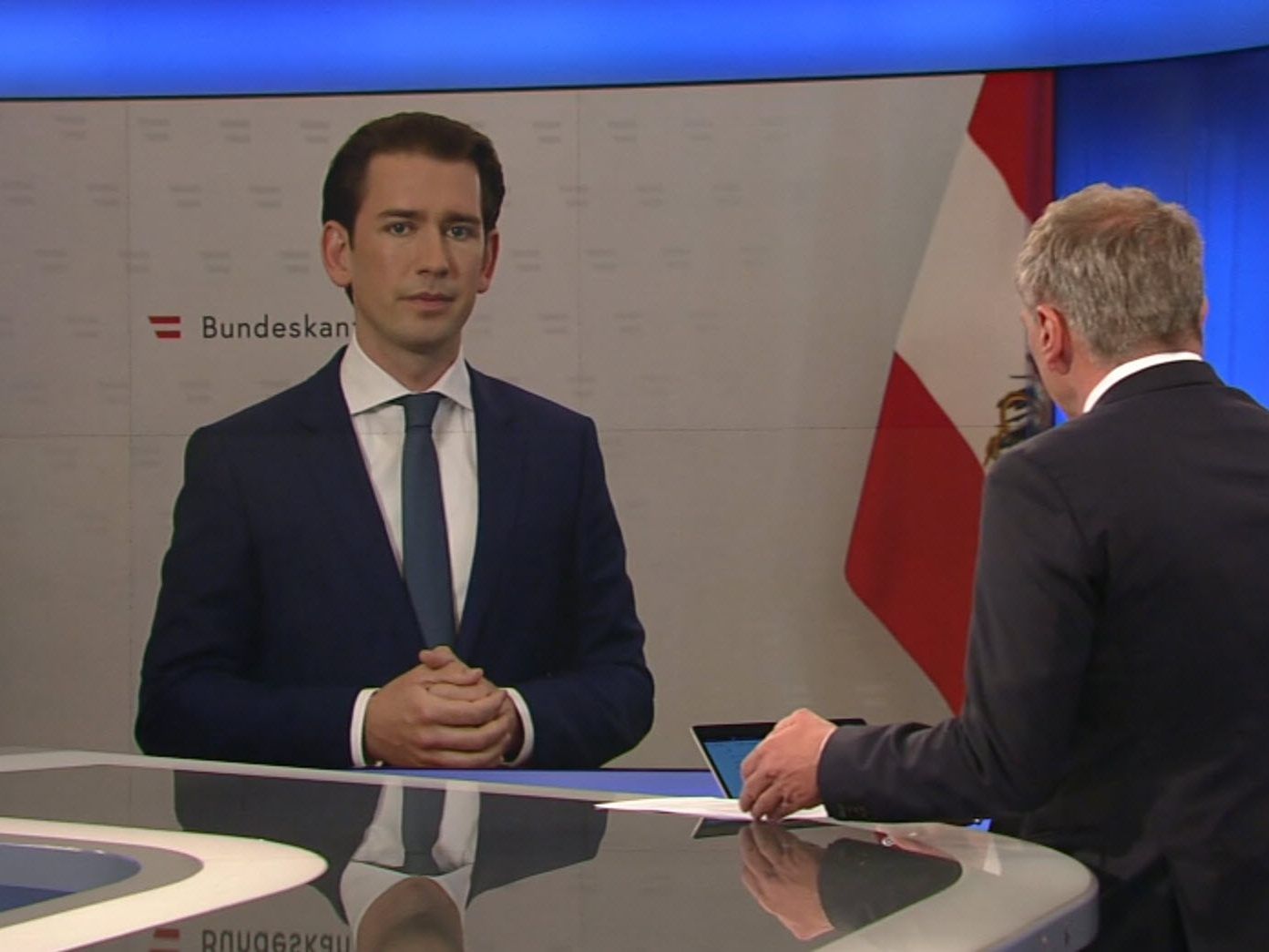 Kurz zu Coronavirus-Maßnahmen: Bei Neuerkrankungen "im dreistelligen Bereich" werde Politik "sehr wachsam" sei. Kurz zu Coronavirus-Maßnahmen: Bei Neuerkrankungen "im dreistelligen Bereich" werde Politik "sehr wachsam" sei.