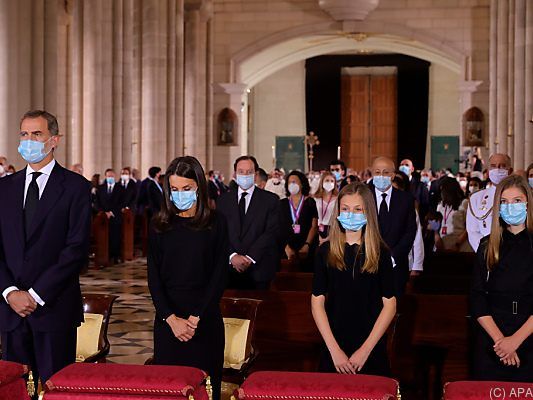 Spanische Königsfamilie nahm an der Messe teil