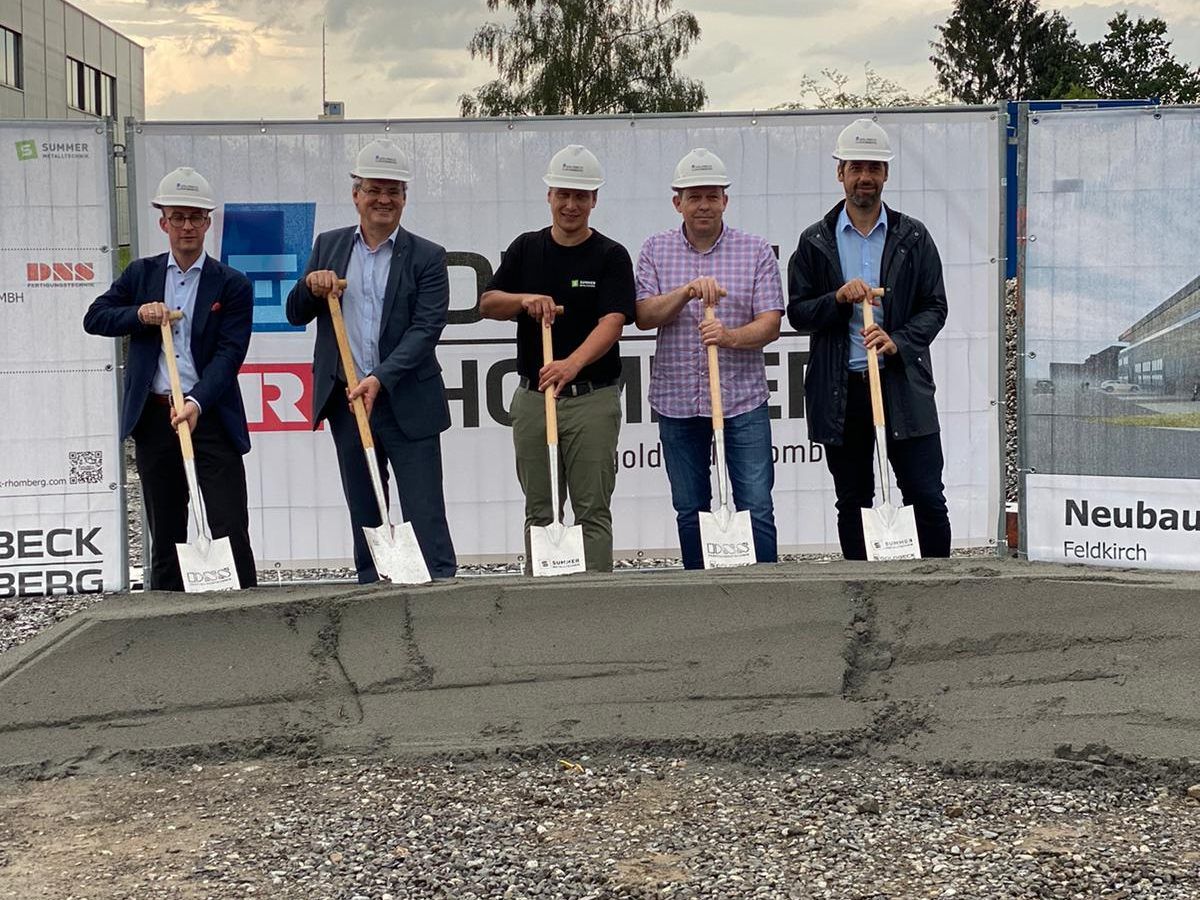 Spatenstich für die Betriebsstätten Summer Metalltechnik GmbH und DNS-Fertigungstechnik GmbH in Feldkirch. Spatenstich für die Betriebsstätten Summer Metalltechnik GmbH und DNS-Fertigungstechnik GmbH in Feldkirch.