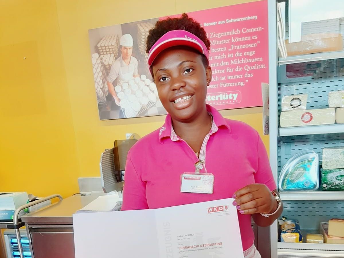 Sarah Ngemba absolvierte ihre Lehrabschlussprüfung mit Auszeichnung.