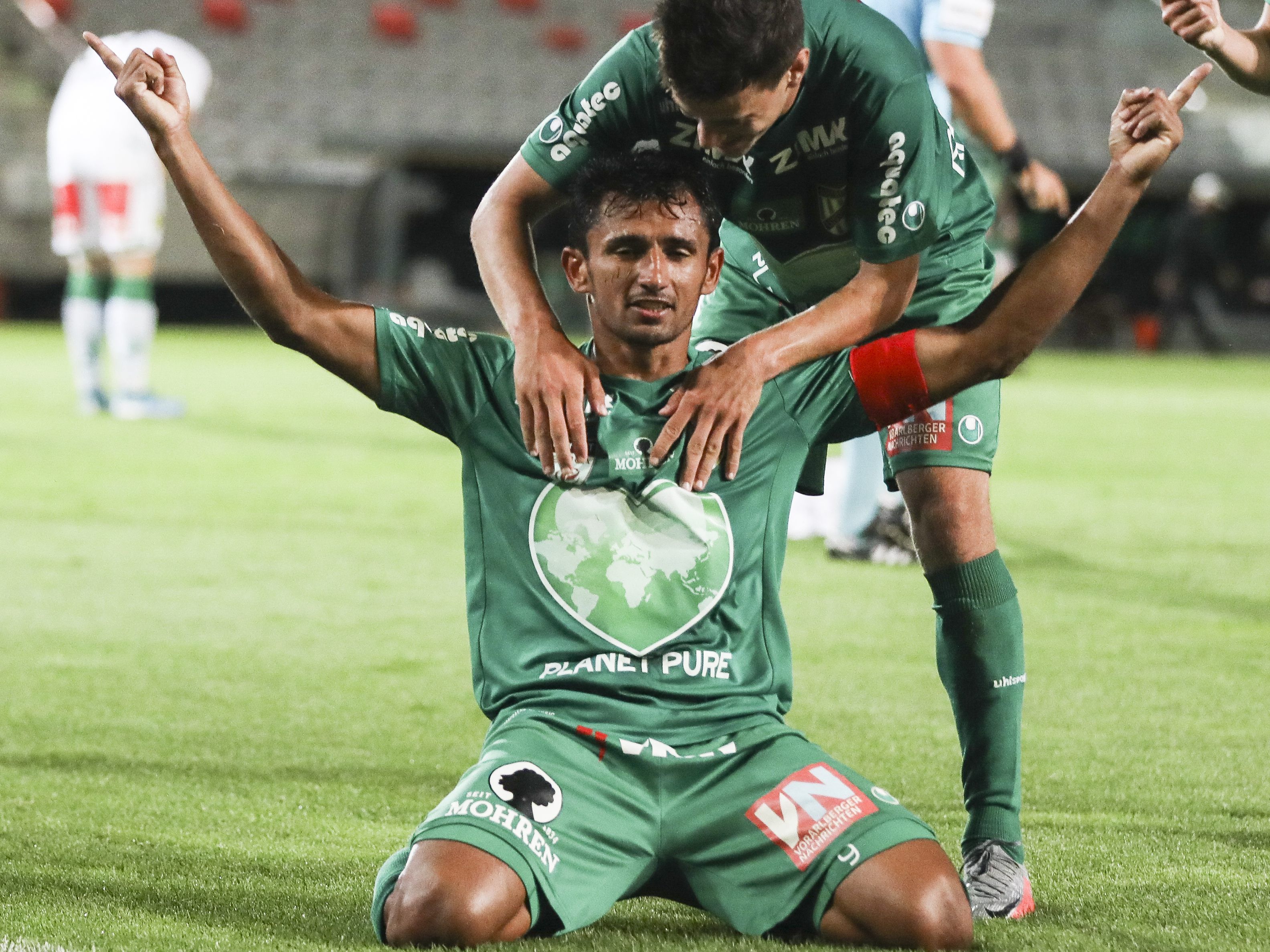 Ronivaldo erzielte gegen seinen neuen Klub die zwischenzeitliche Führung. Ronivaldo erzielte gegen seinen neuen Klub die zwischenzeitliche Führung.