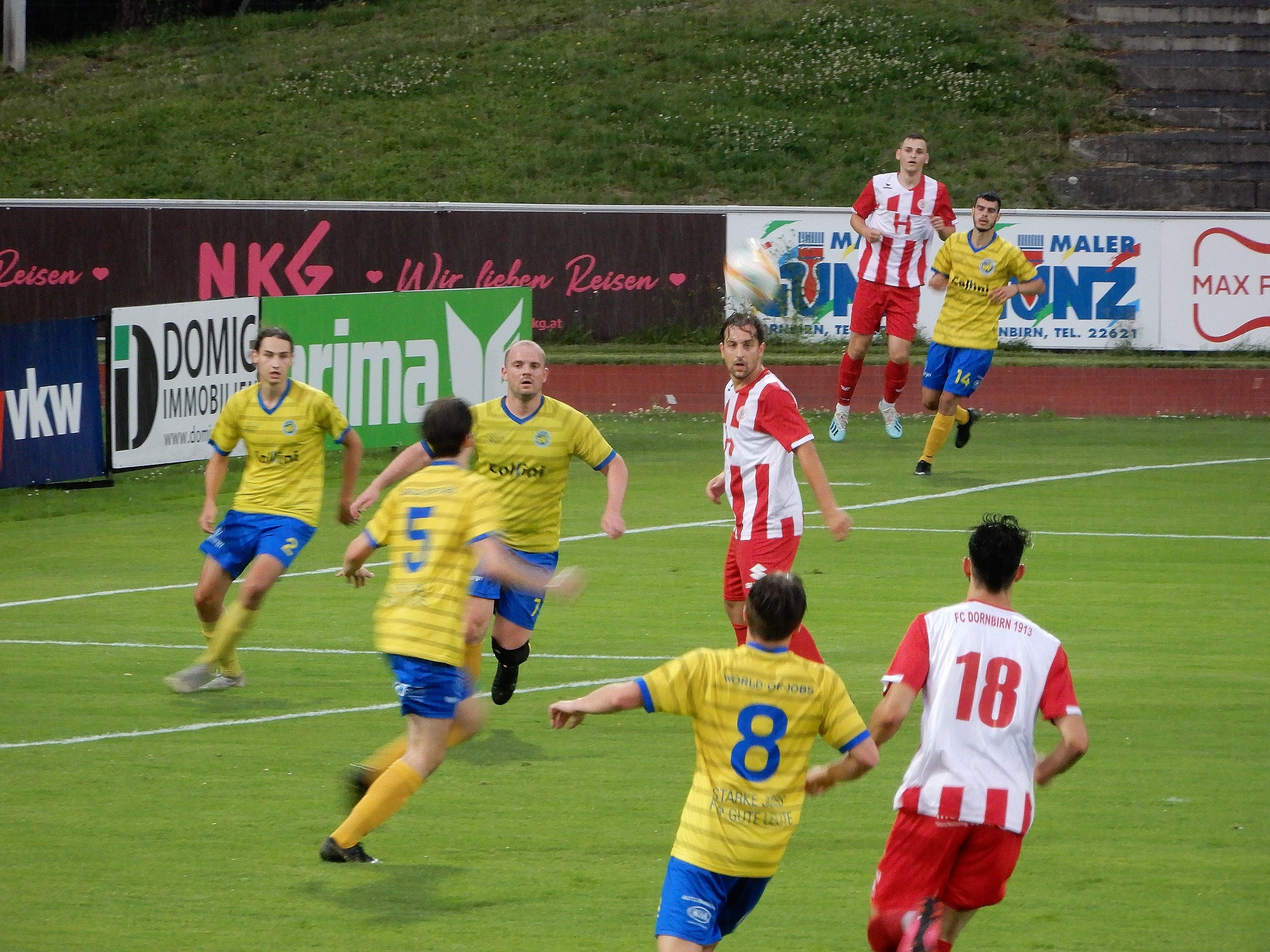 Beim ersten Vorbereitungsspiel der Rothosen-Amateure konnten sich auch viele junge Spieler präsentieren.
