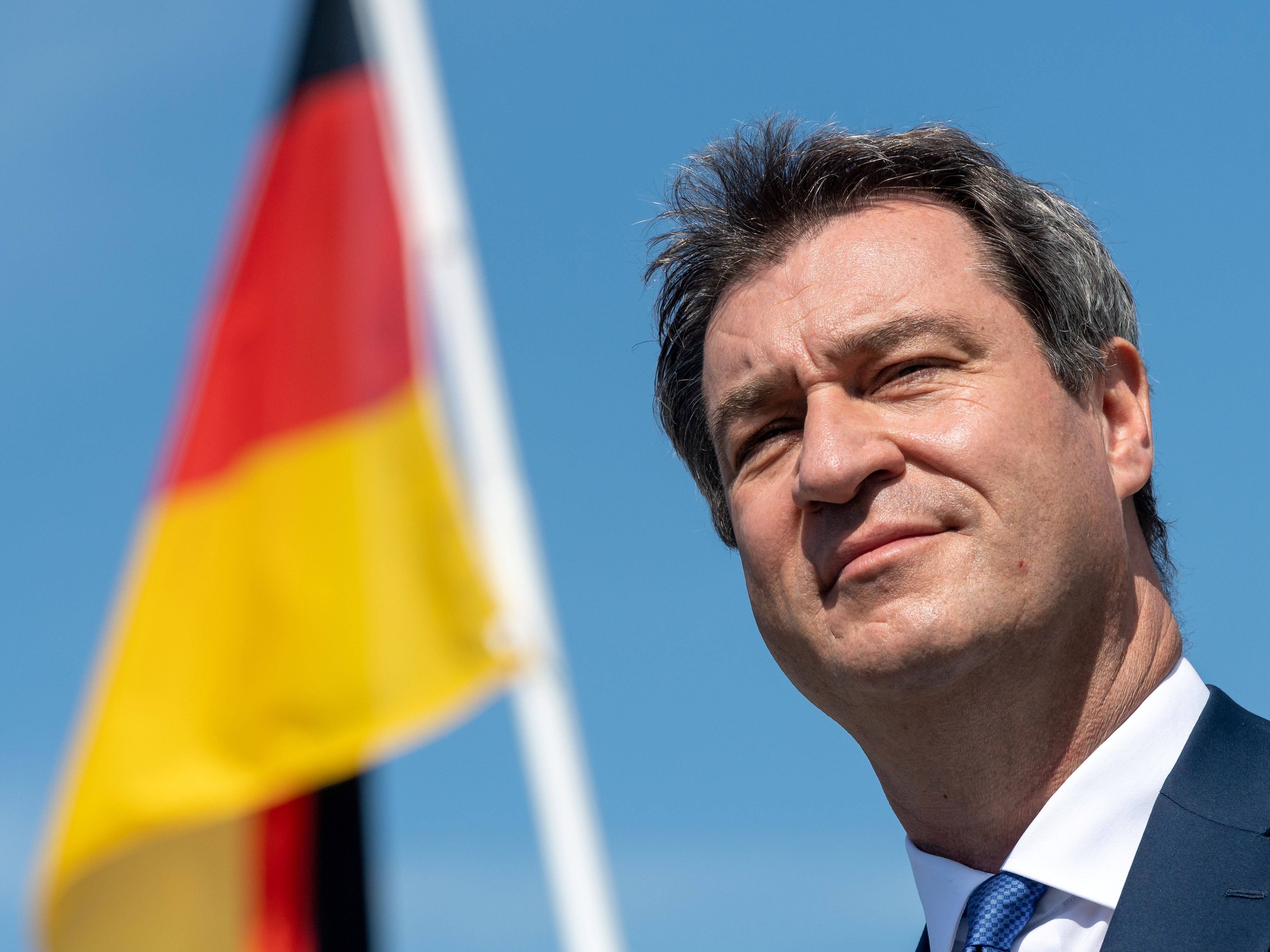 Fakt ist: Söder liegt in allen Umfragen derzeit weit vor allen denkbaren CDU-Kandidaten,