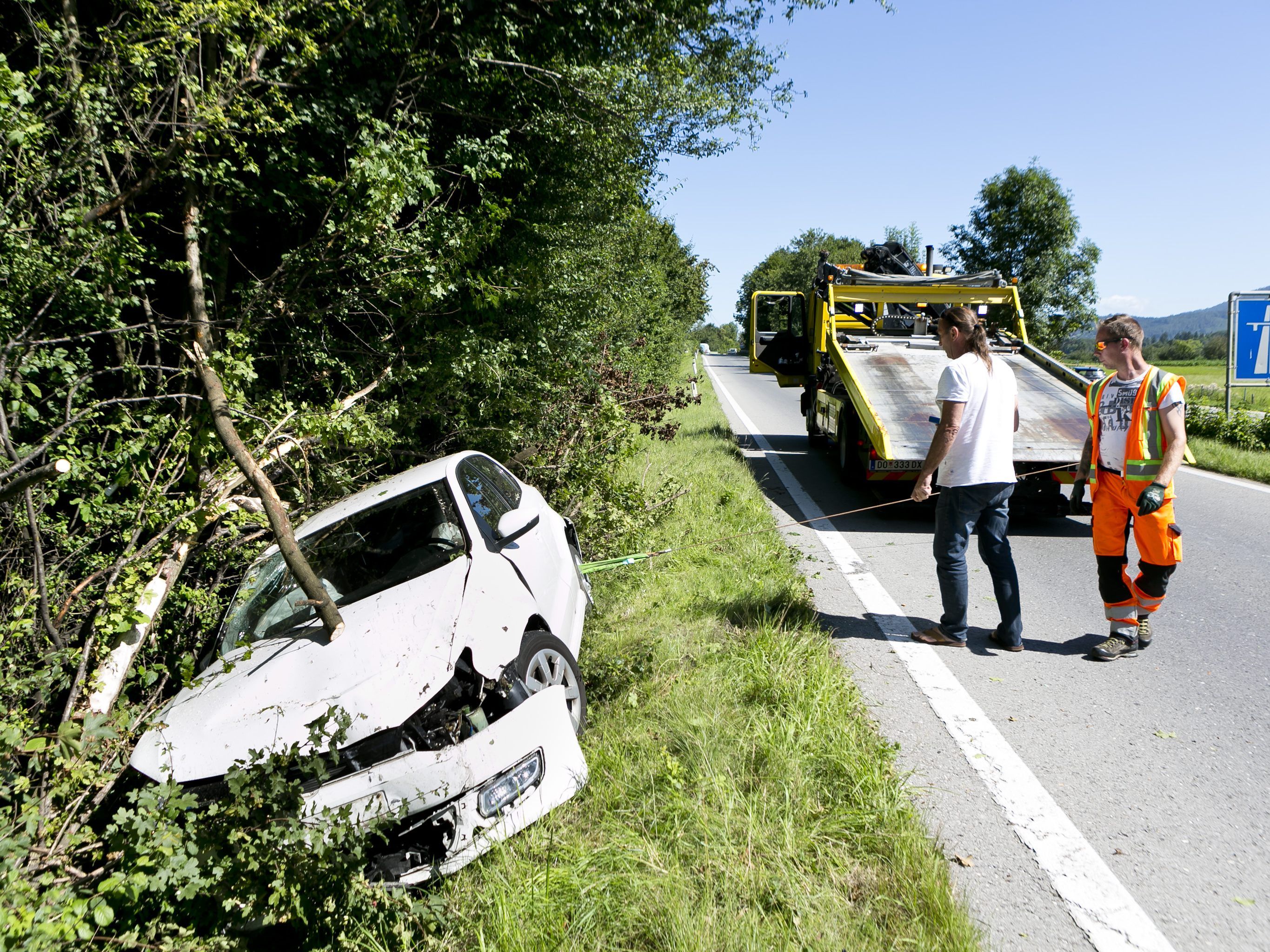 Unfallenker wurde ins Krankenhaus gebracht Unfallenker wurde ins Krankenhaus gebracht