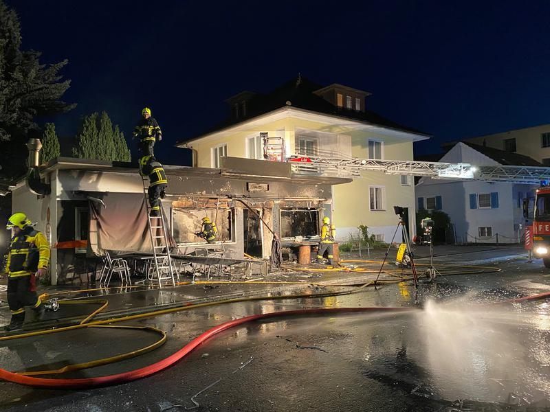 Das Feuer konnte rasch gelöscht werden. Das Feuer konnte rasch gelöscht werden.