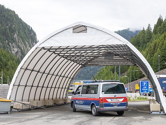 Aktion scharf wegen "Reiserückkehrern aus Risikoländern am Balkan" Aktion scharf wegen "Reiserückkehrern aus Risikoländern am Balkan"