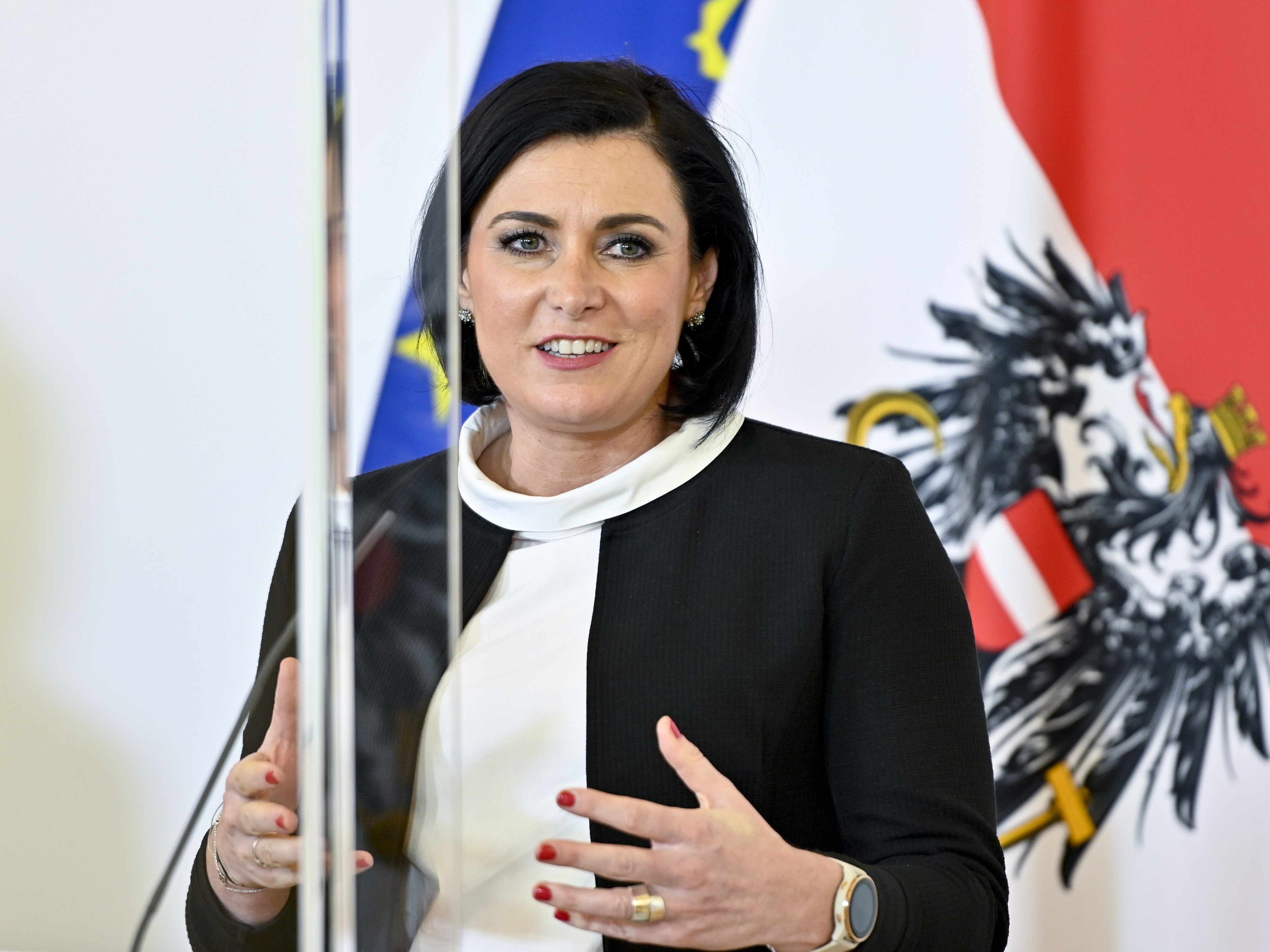 Tourismusministerin Elisabeth Köstinger. Tourismusministerin Elisabeth Köstinger.