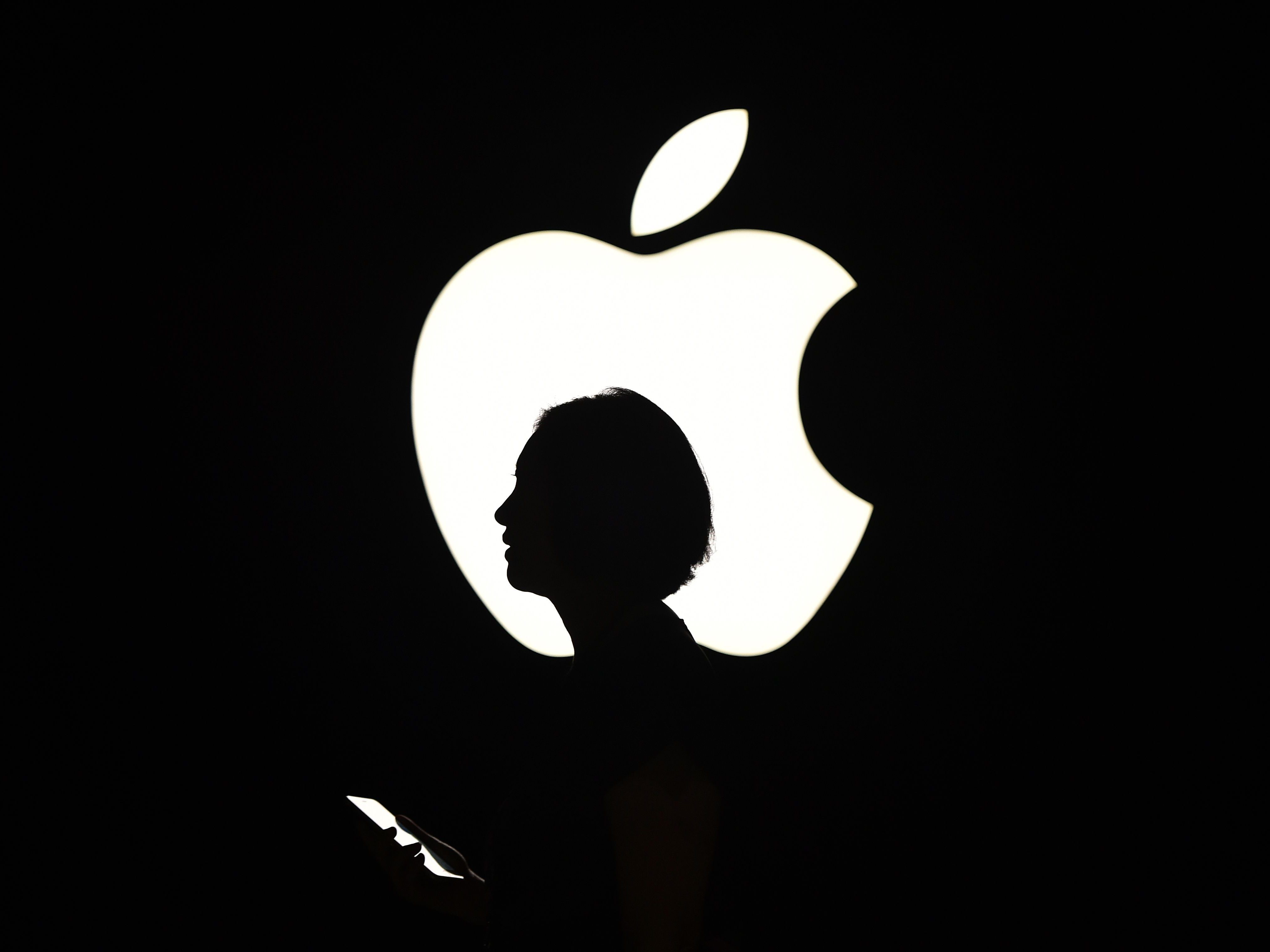 Apple hat die Börsen-Schallmauer von 2 Billionen Dollar durchbrochen.