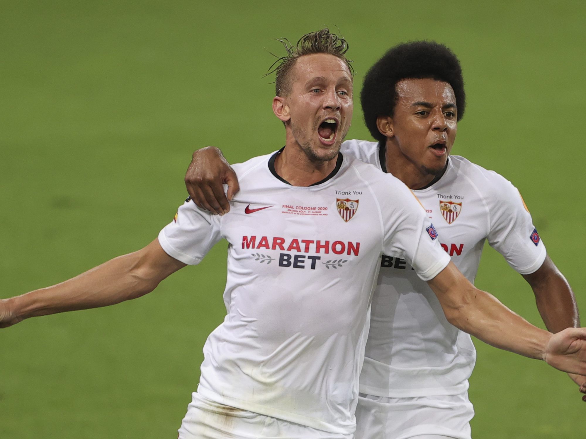 Luuk de Jong (r.) brachte sein Team mit zwei Treffern auf Titel-Kurs. Luuk de Jong (r.) brachte sein Team mit zwei Treffern auf Titel-Kurs.