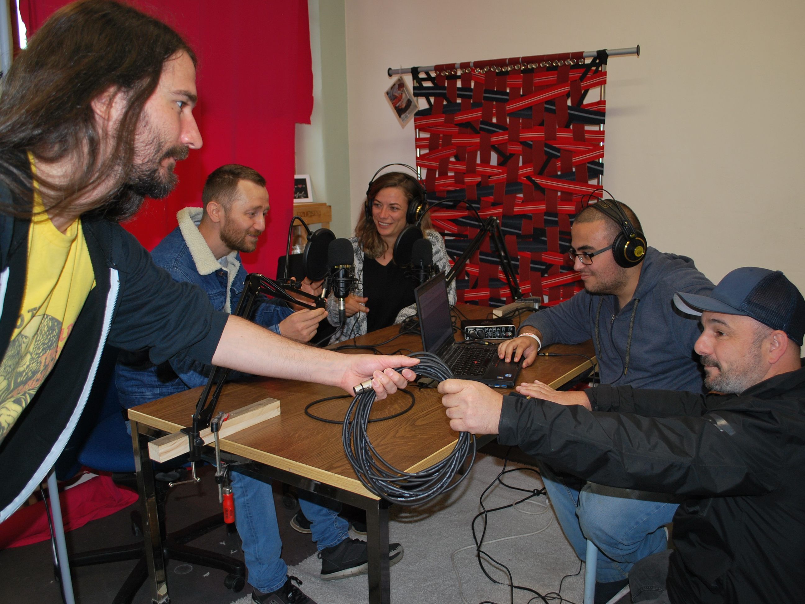 Bis das Popup Studio so weit ist, braucht es ein paar helfende Hände.