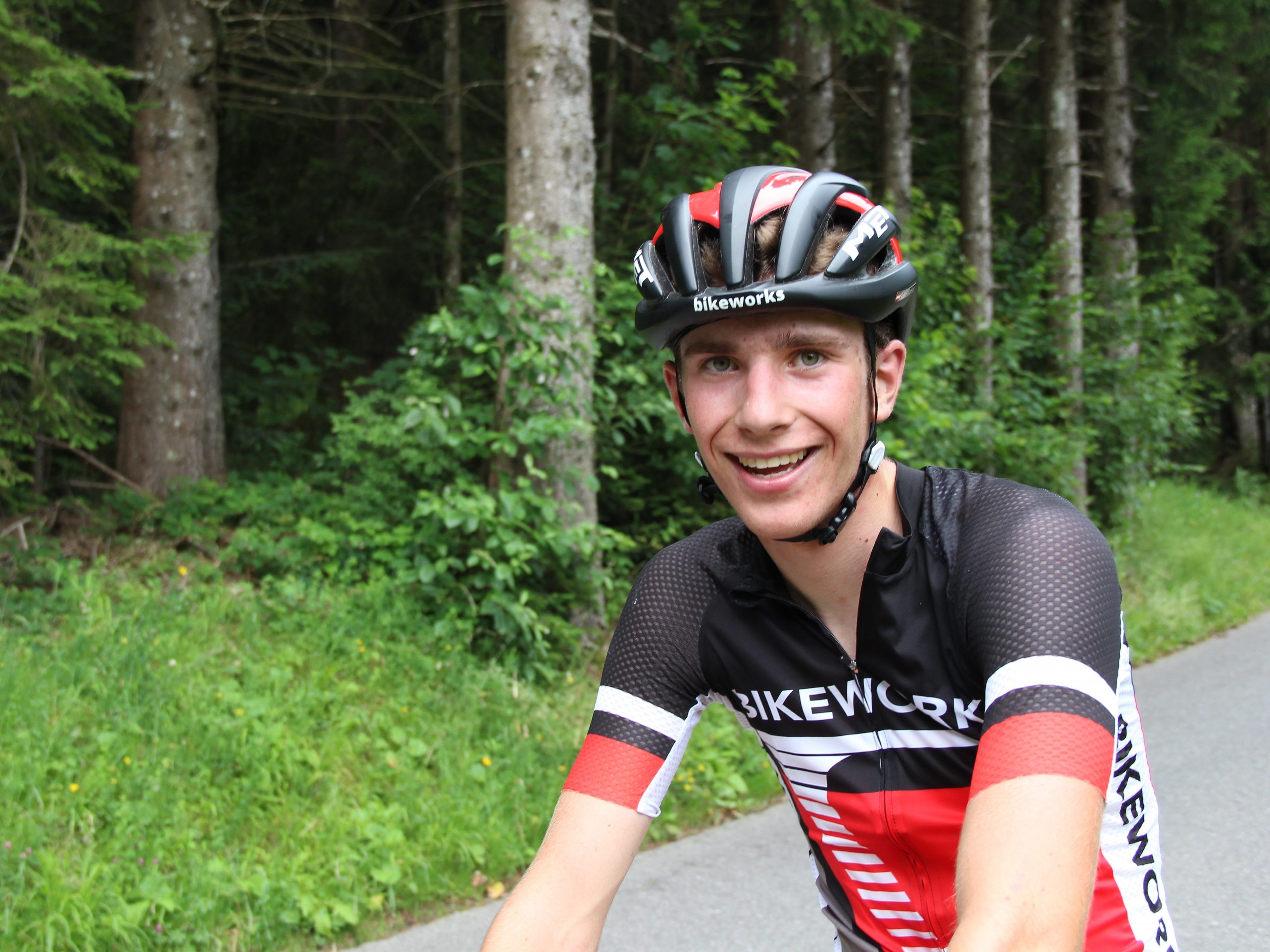 Julius Scherrer ist mit dem MTB schnell unterwegs Julius Scherrer ist mit dem MTB schnell unterwegs
