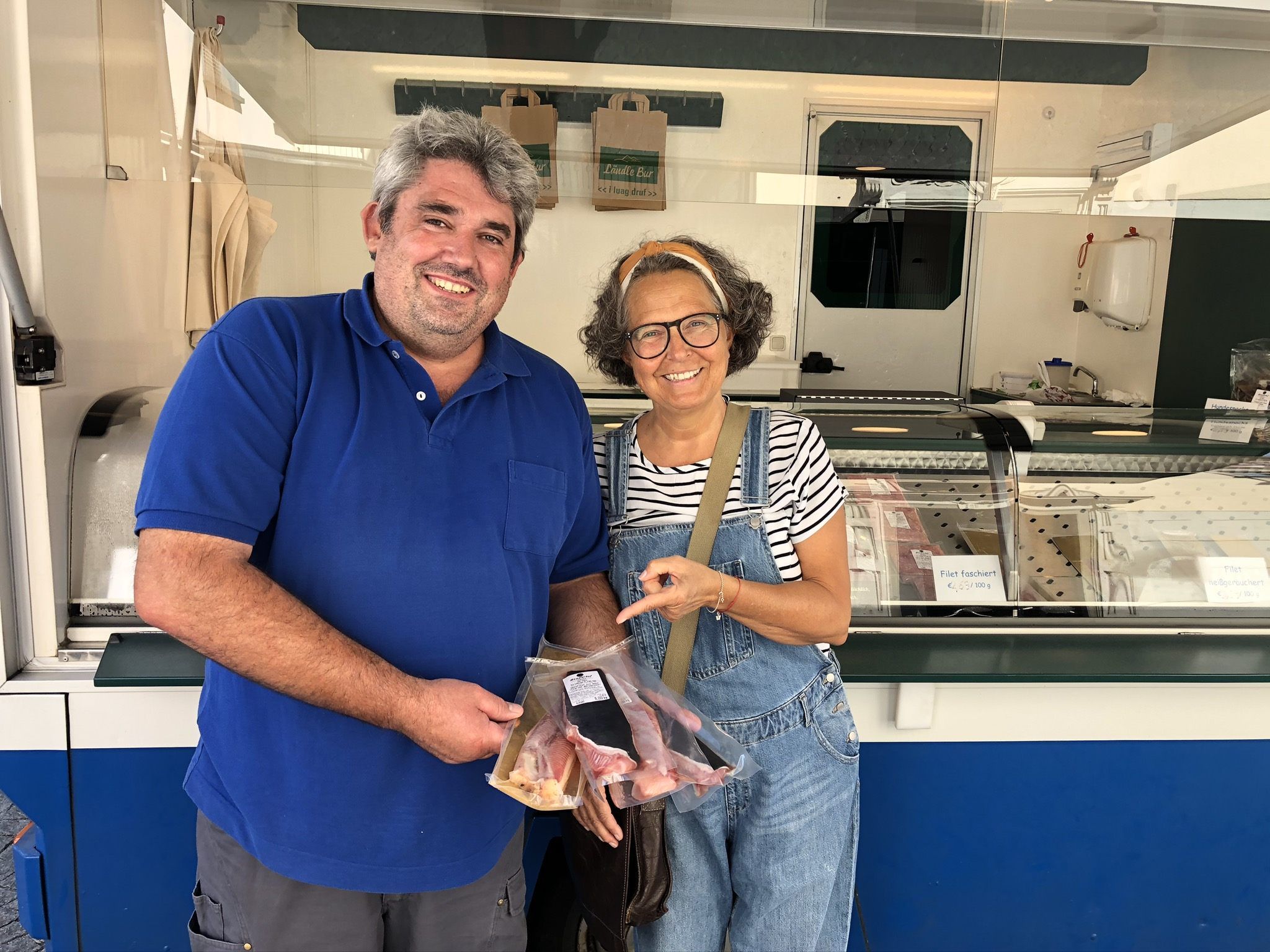 Ulrike Amann kam auf ein Schwätzchen mit Josef Stadler vorbei. Ulrike Amann kam auf ein Schwätzchen mit Josef Stadler vorbei.
