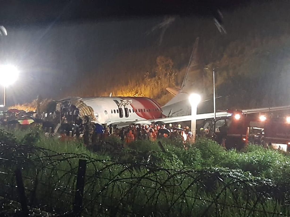 Ein Flugzeugunglück in Indien kostete mindestens neun Menschen das Leben.