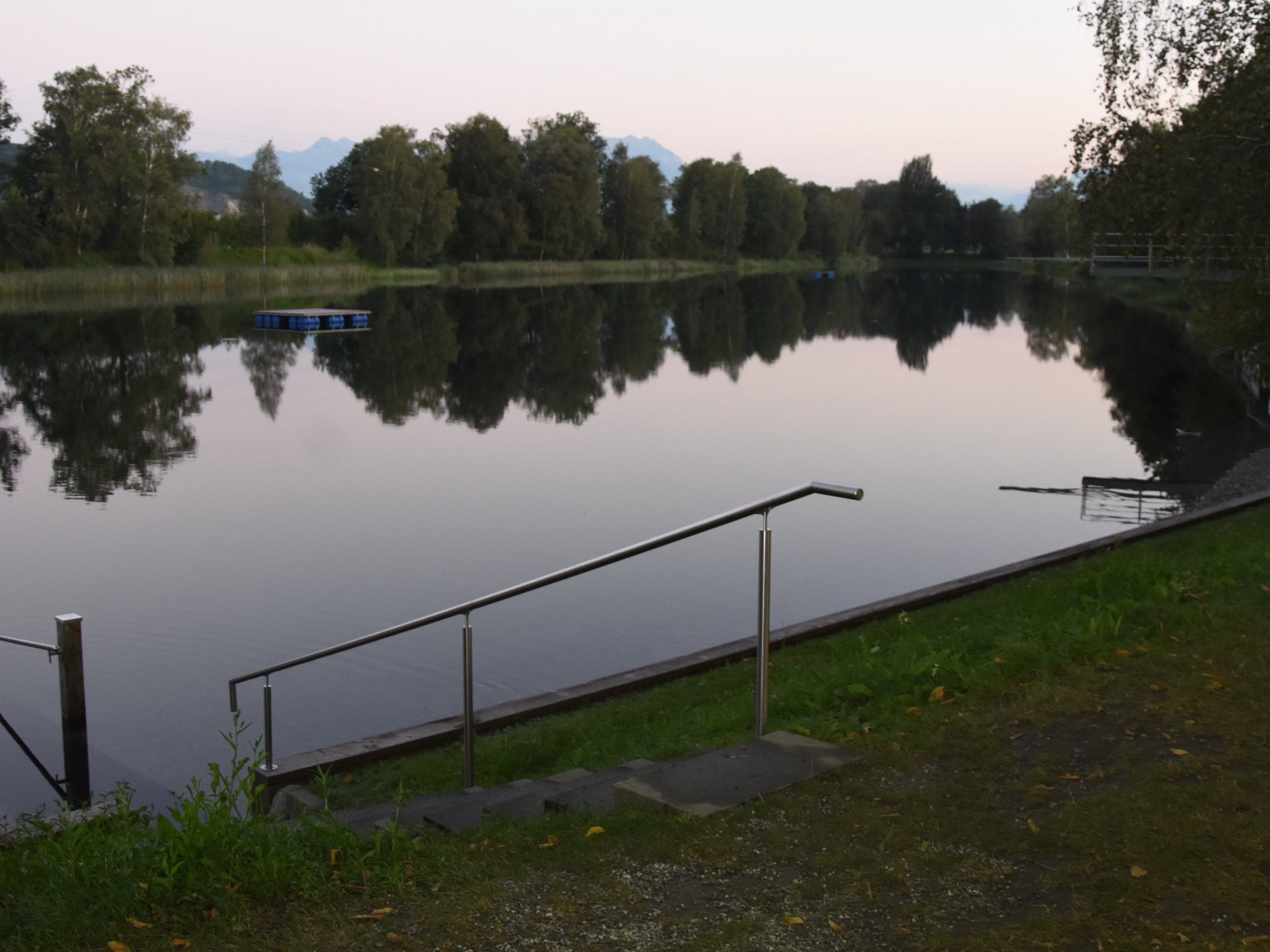 Der Jugendliche wurde in sieben Metern Tiefe im Baggersee von einem Taucher gefunden. Der Jugendliche wurde in sieben Metern Tiefe im Baggersee von einem Taucher gefunden.